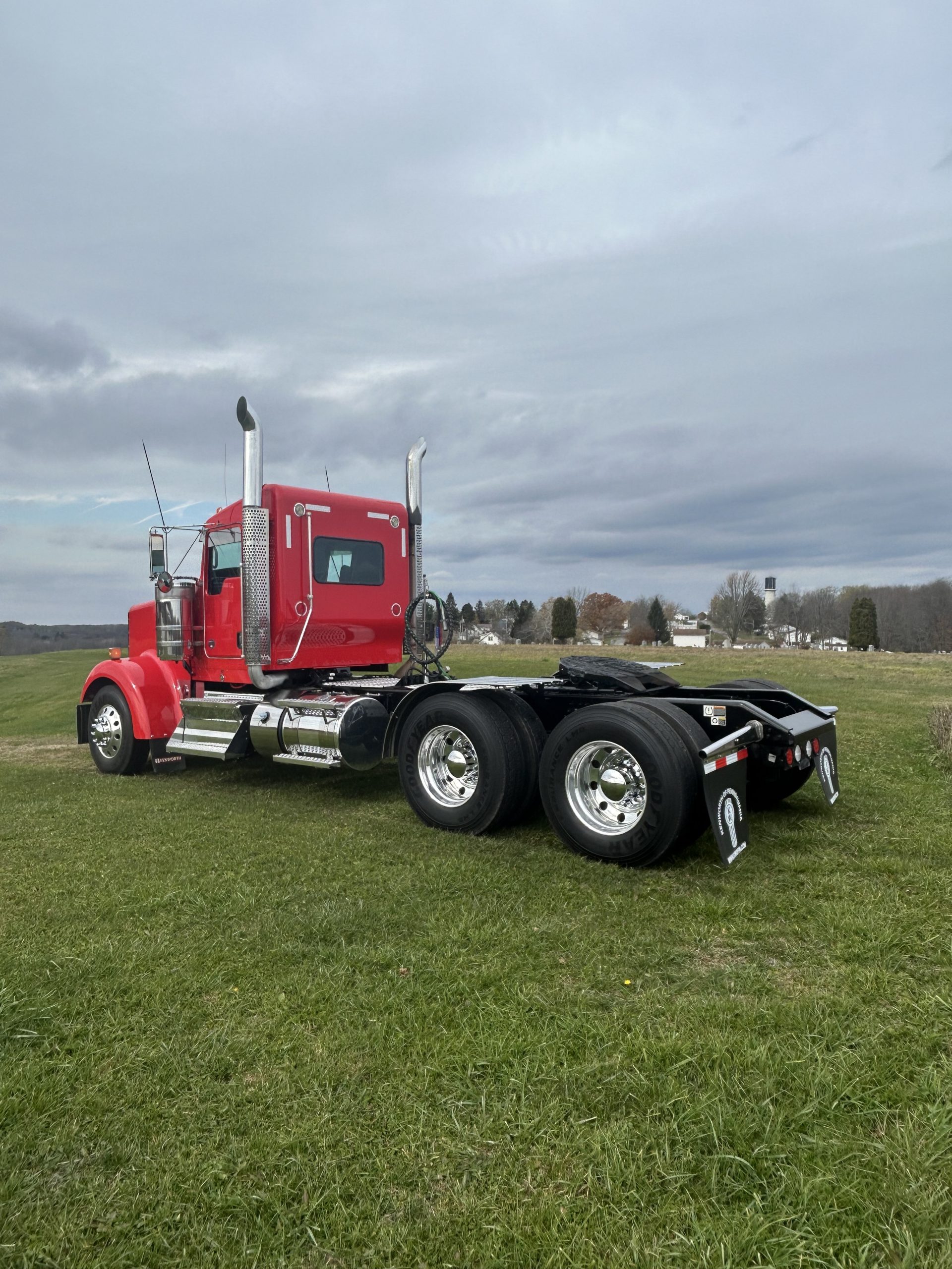 2021 KENWORTH W900L - image 2 of 6