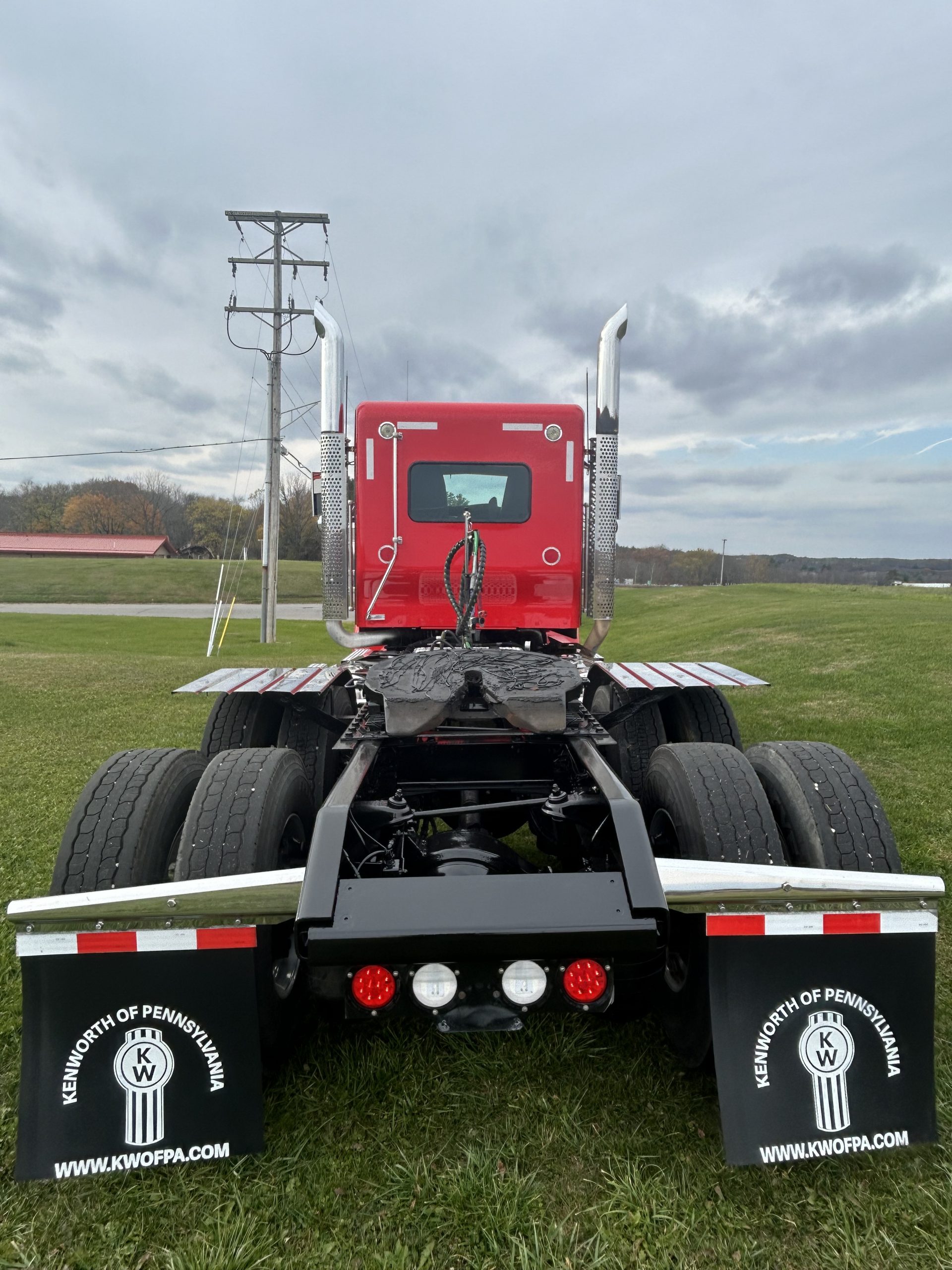 2021 KENWORTH W900L - image 3 of 6