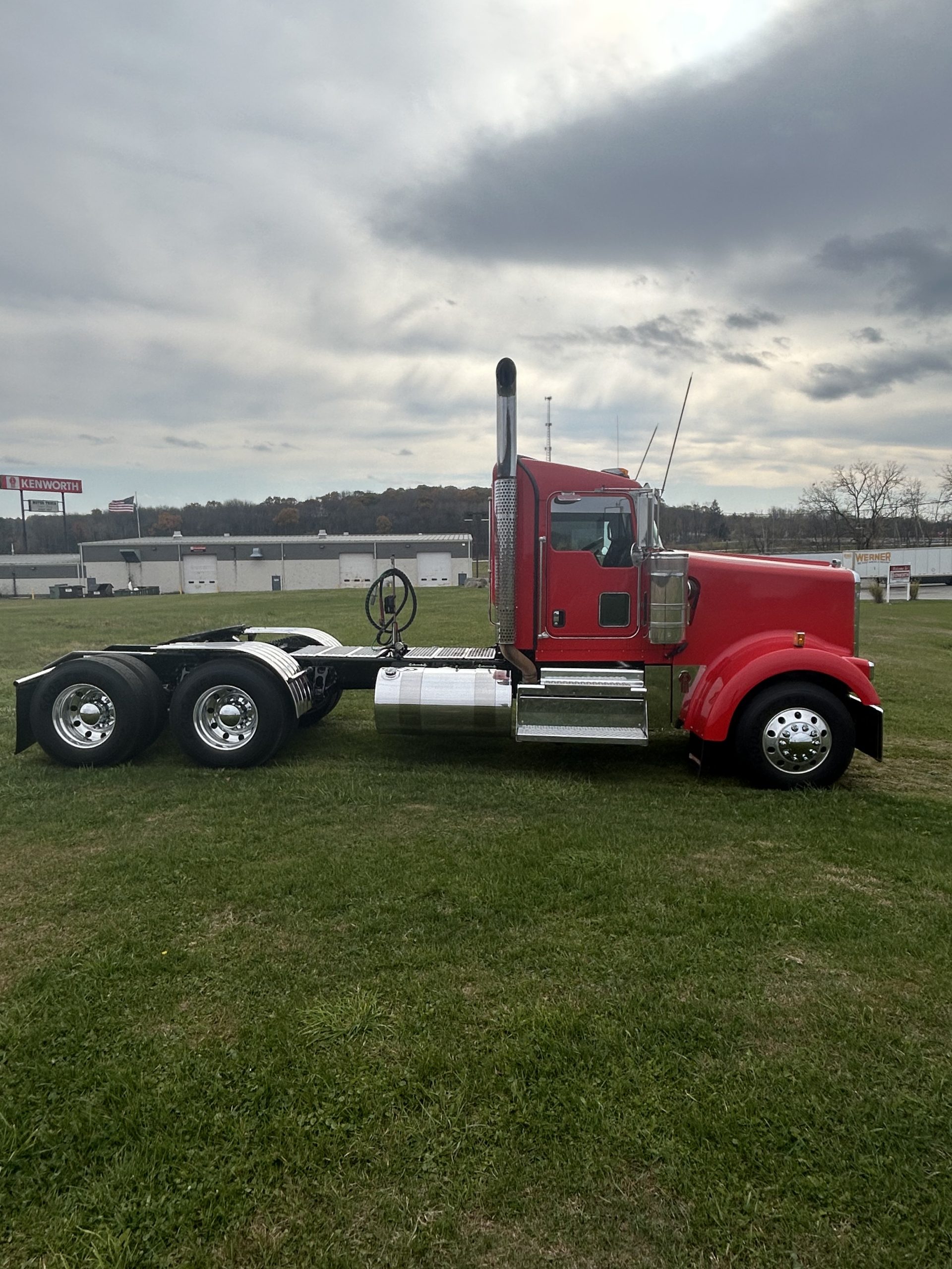2021 KENWORTH W900L - image 5 of 6