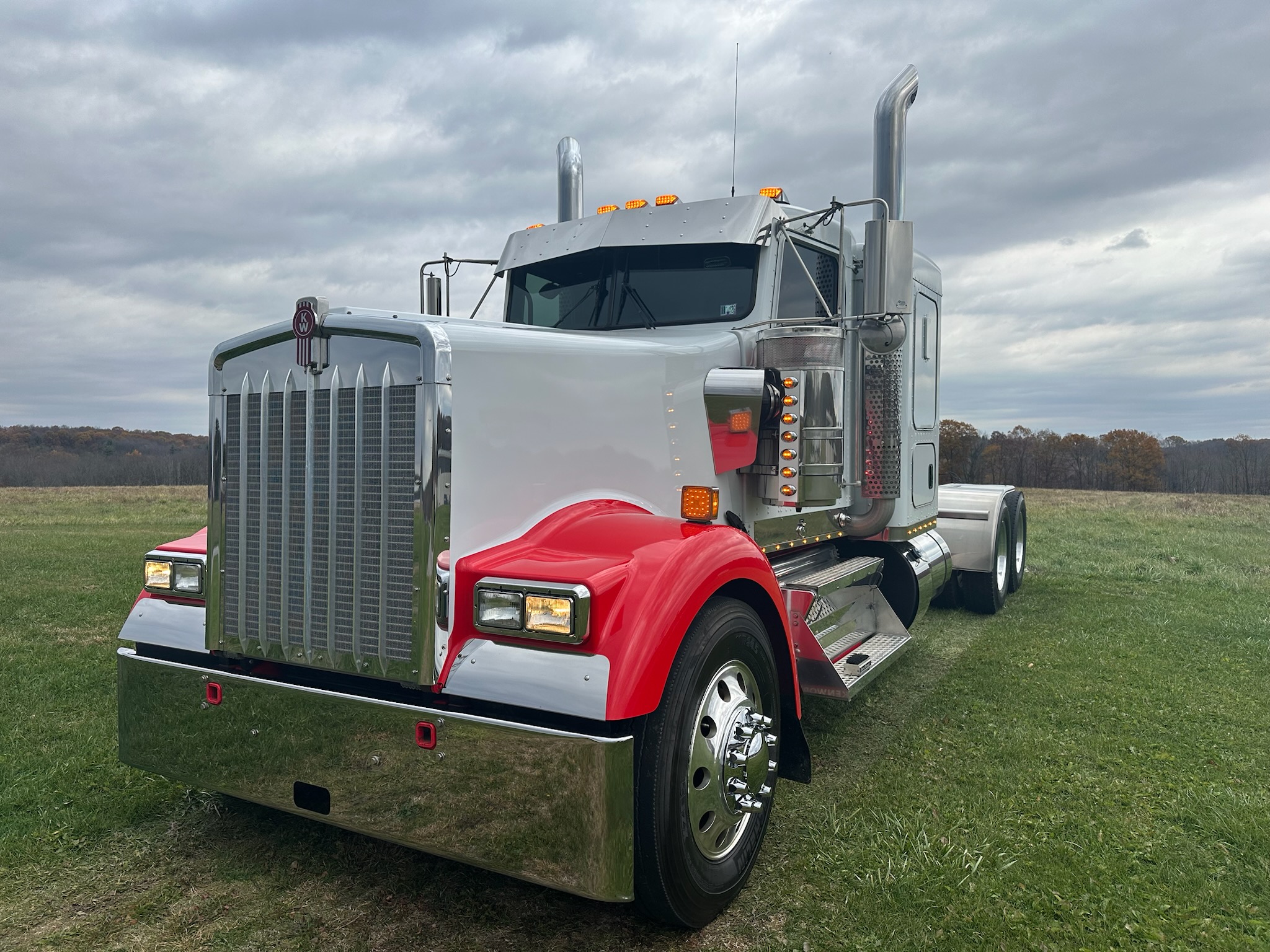2022 KENWORTH W900L - image 1 of 6