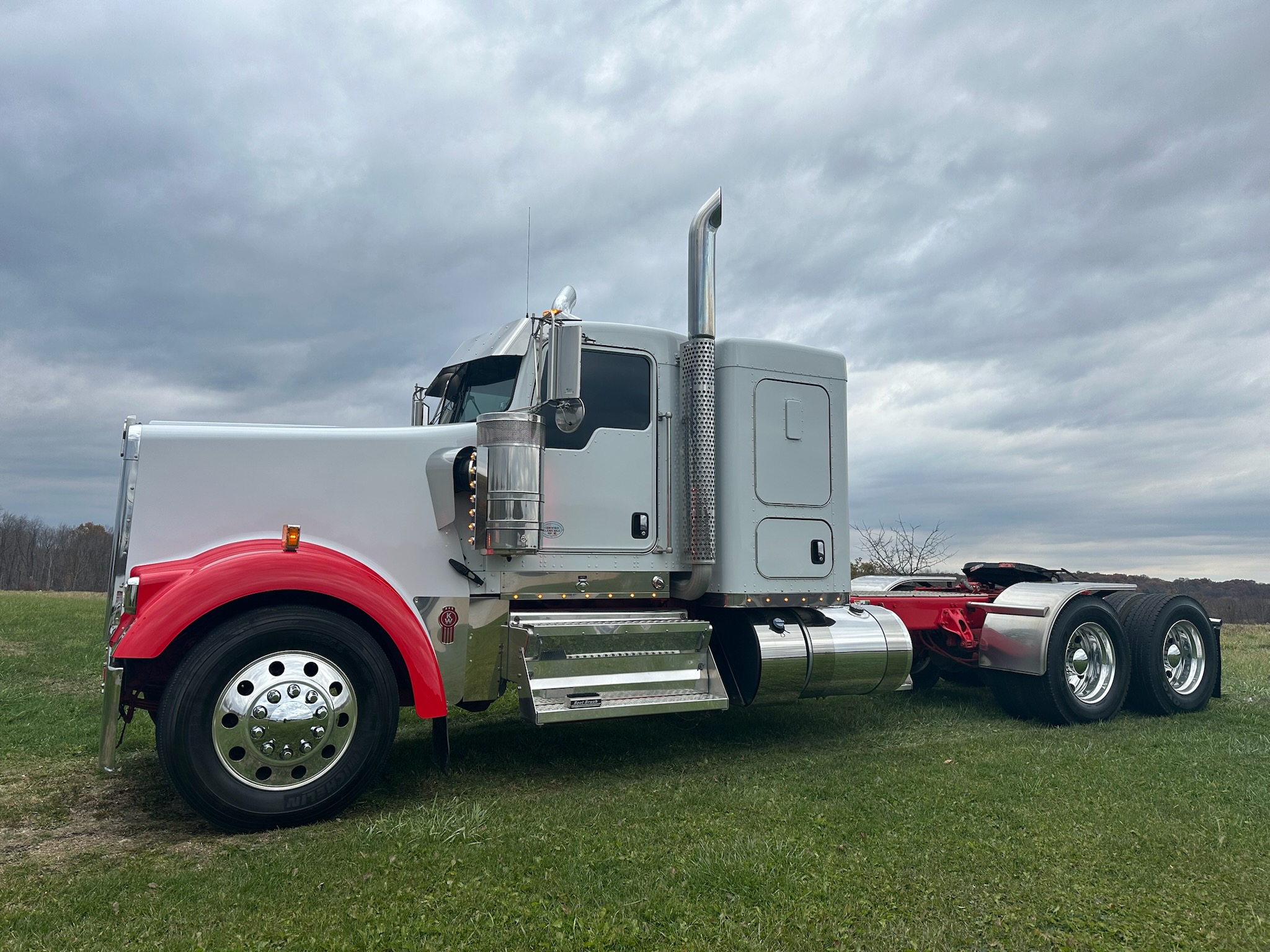 2022 KENWORTH W900L - image 4 of 6