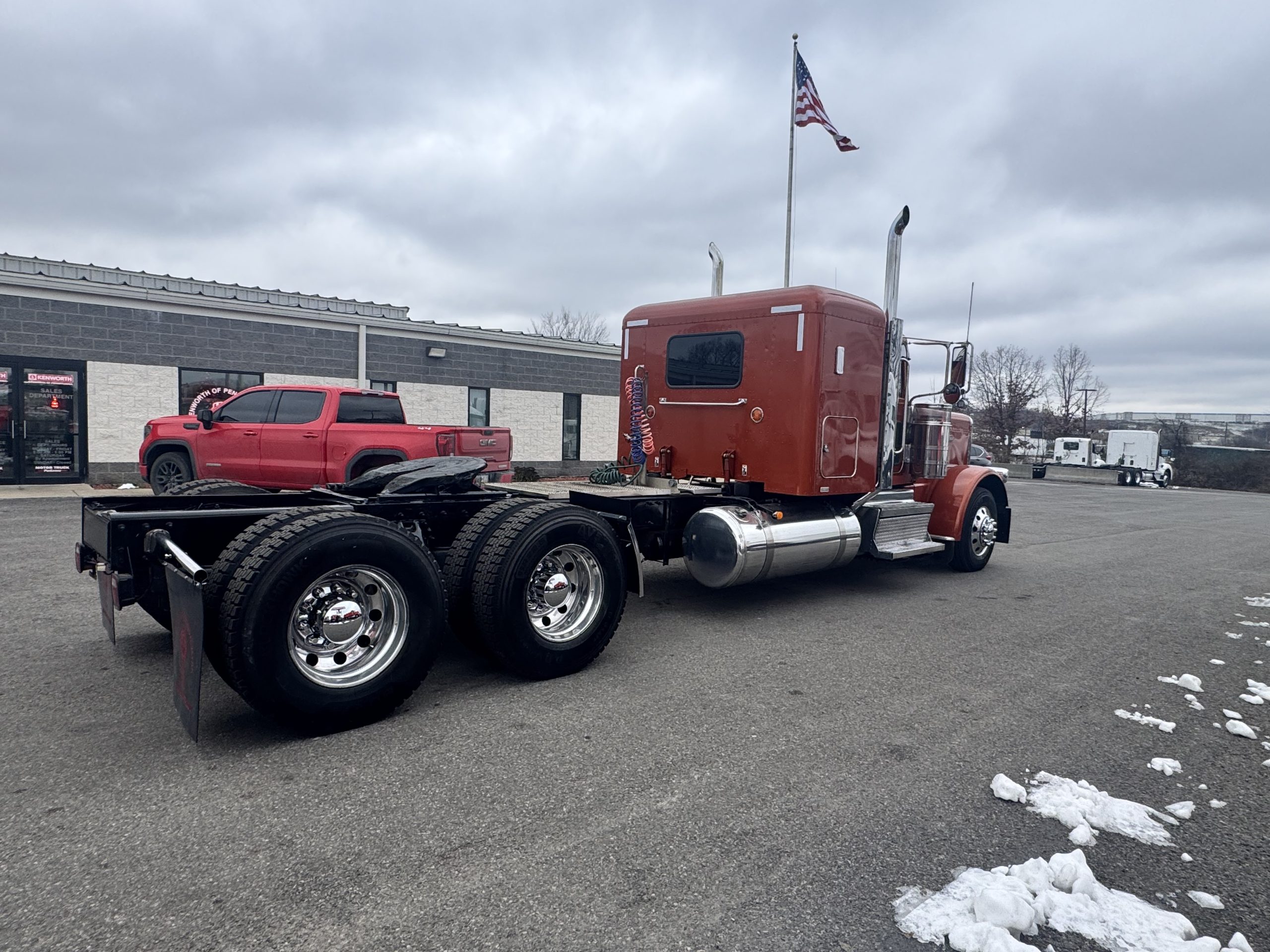 2022 PETERBILT 389 - image 5 of 6