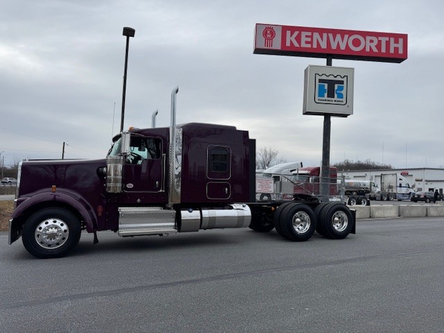 2026 KENWORTH W900L - image 1 of 6