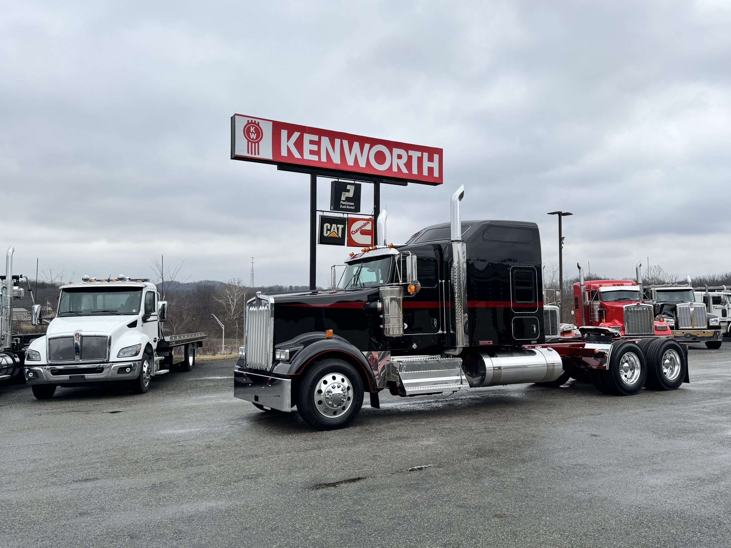 2026 KENWORTH W900 2026 KENWORTH W900 - image 1 of 6