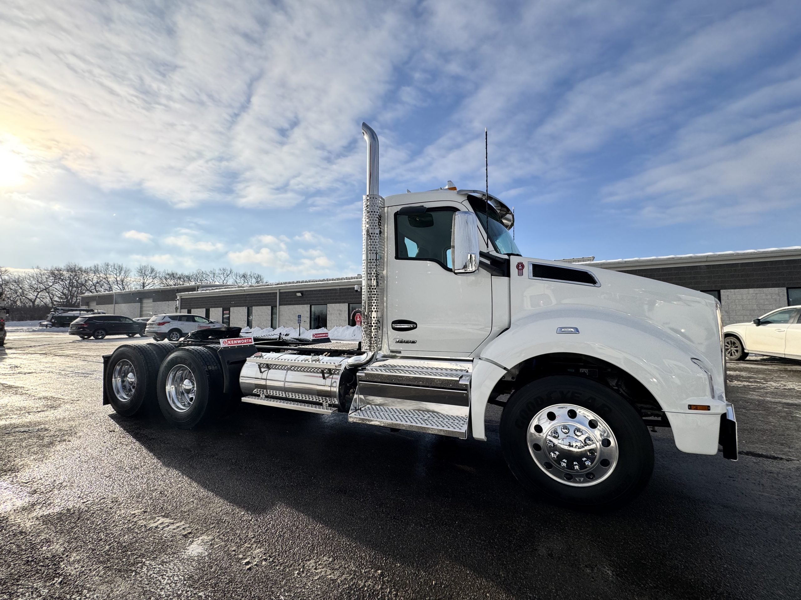 2027 KENWORTH T880 - image 3 of 6