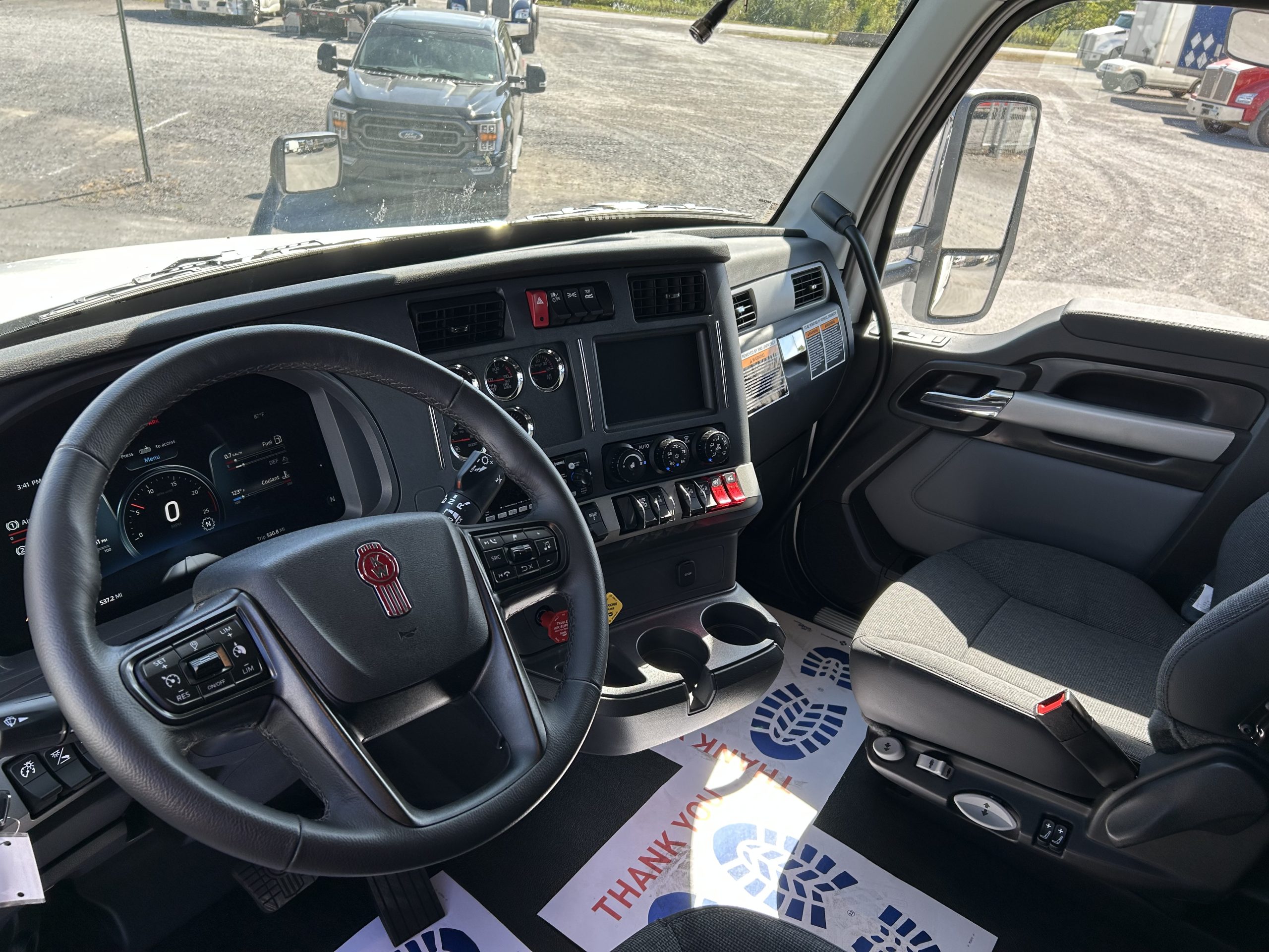 2026 KENWORTH T680 - image 4 of 6