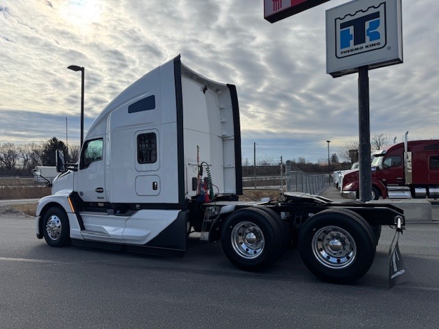 2026 KENWORTH T680 - image 5 of 6
