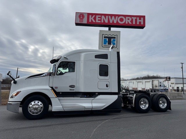 2026 KENWORTH T680 - image 1 of 6