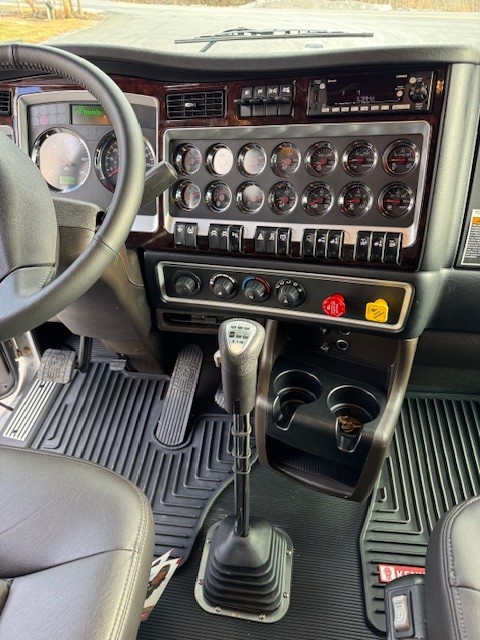 2026 KENWORTH W900 - image 6 of 6