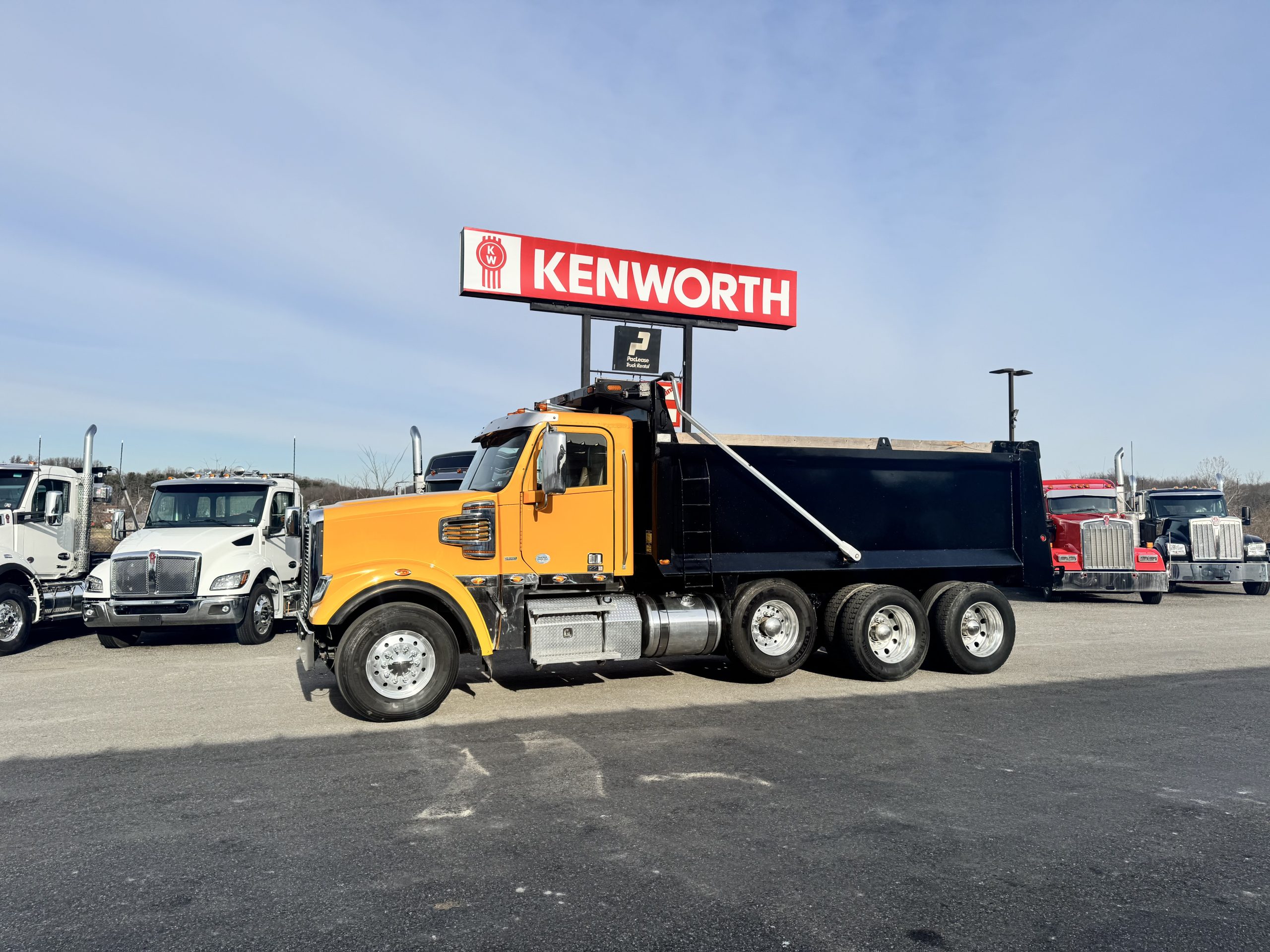 2020 FREIGHTLINER 122SD SBA - image 1 of 6