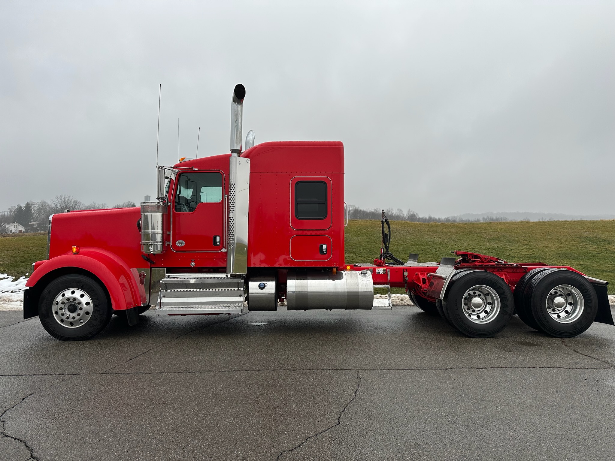 2022 KENWORTH W900L - image 6 of 6