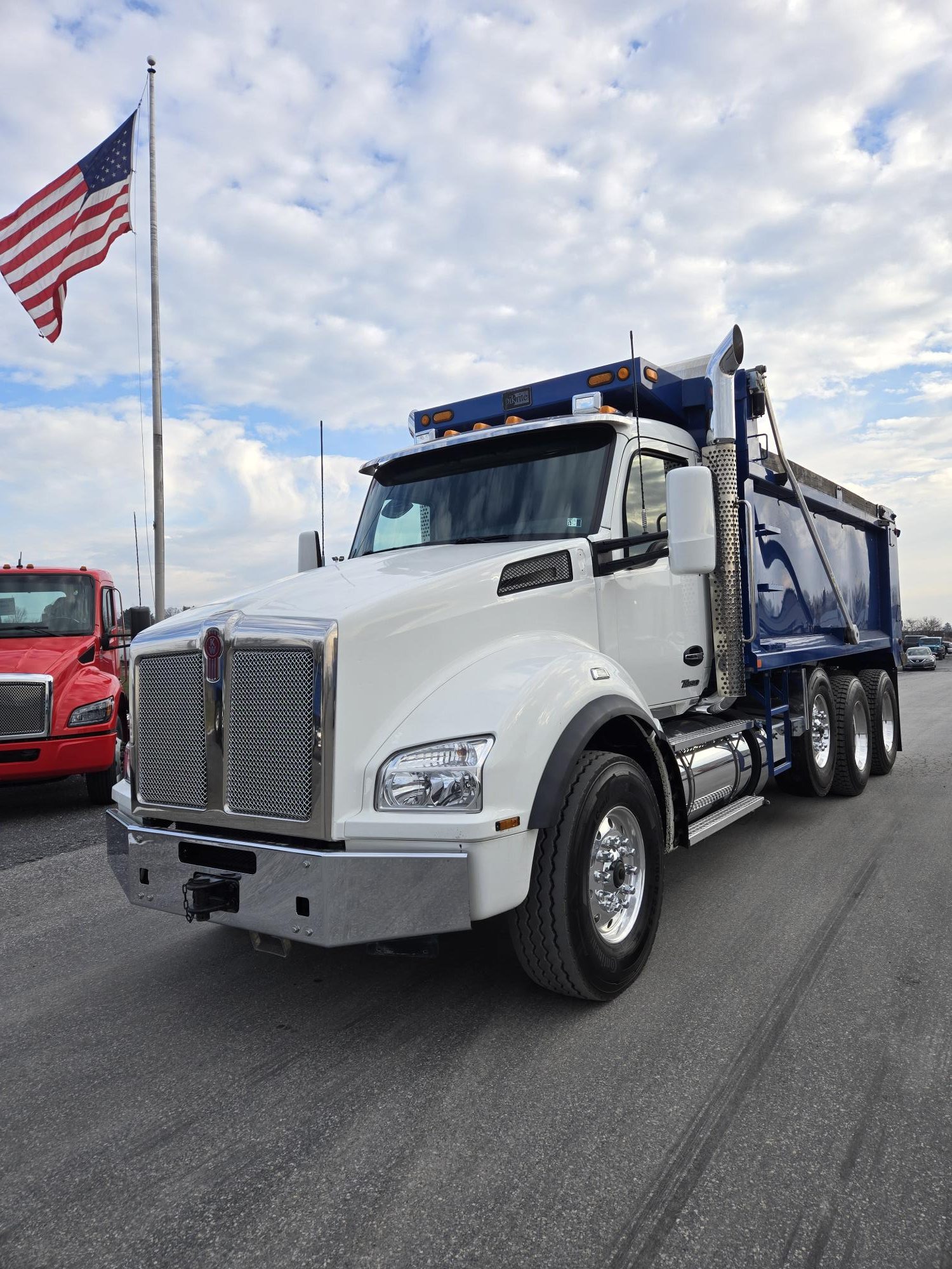 2023 KENWORTH T880 - image 1 of 6