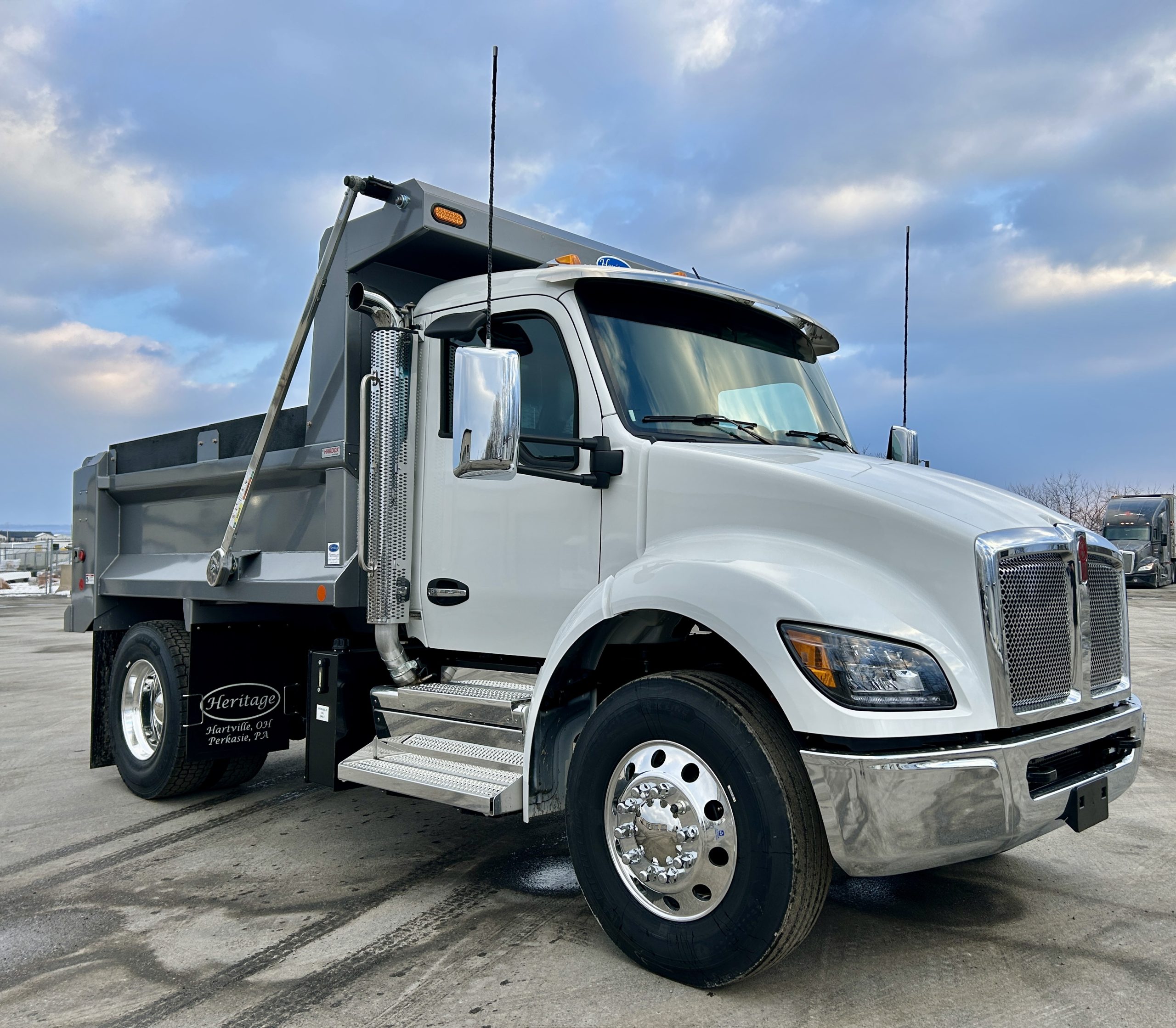 2026 KENWORTH T280 - image 3 of 6