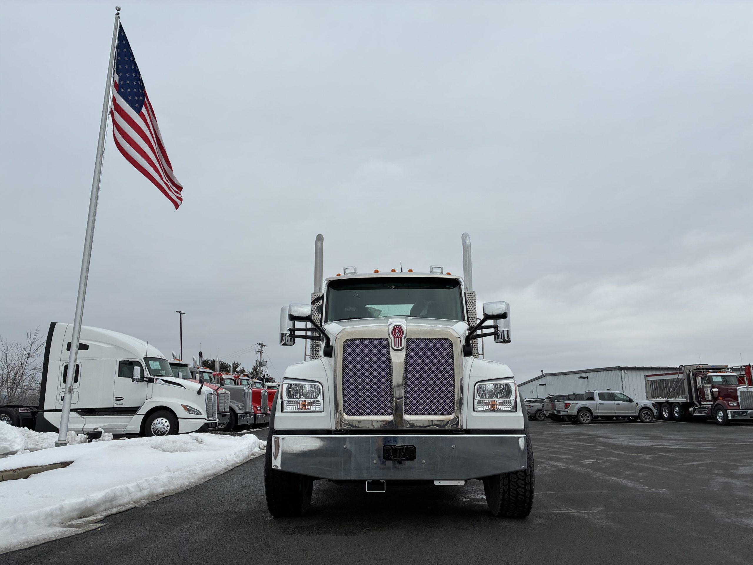 2027 KENWORTH T880 - image 2 of 6