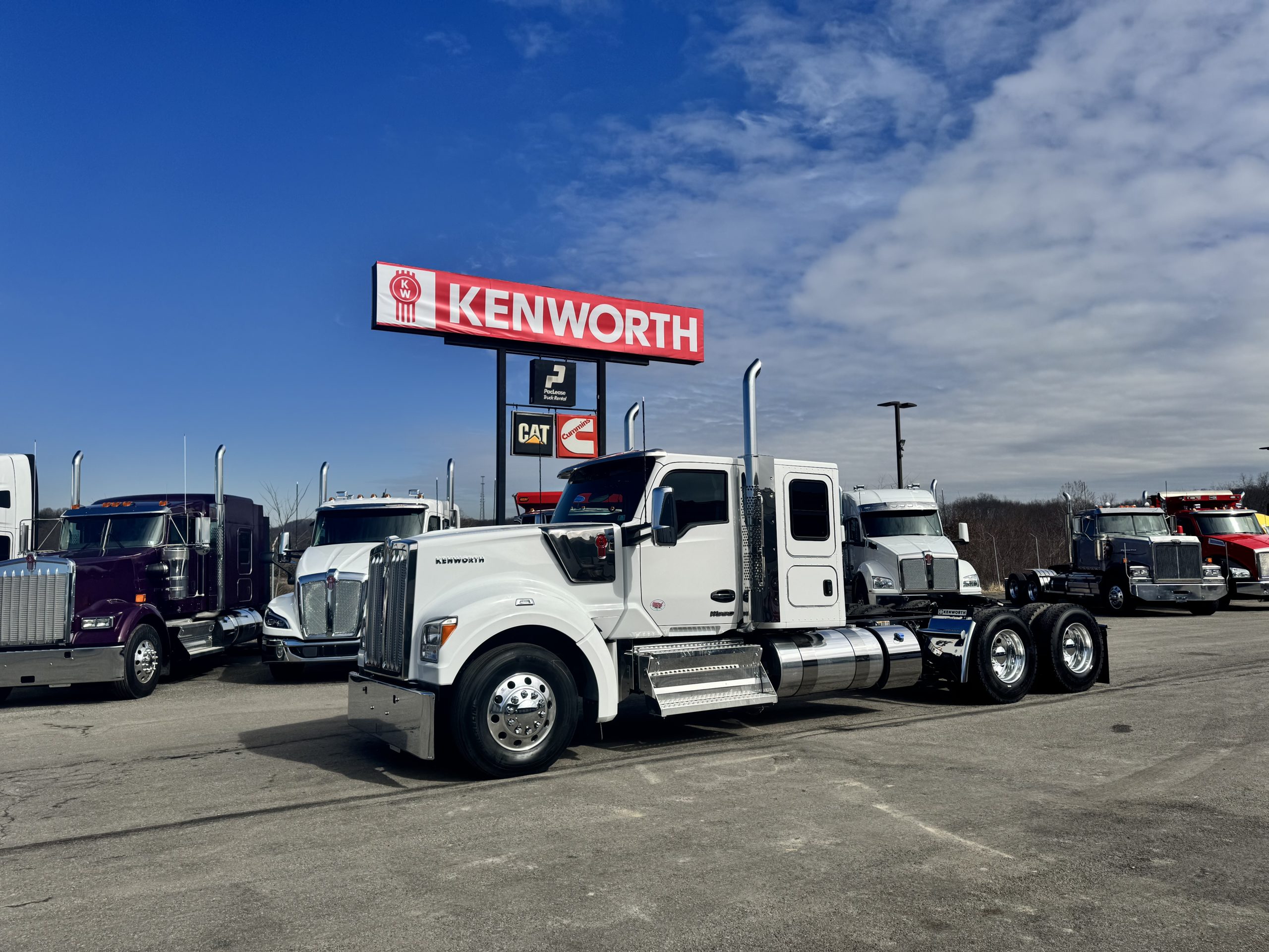 2027 KENWORTH W990 - image 1 of 6