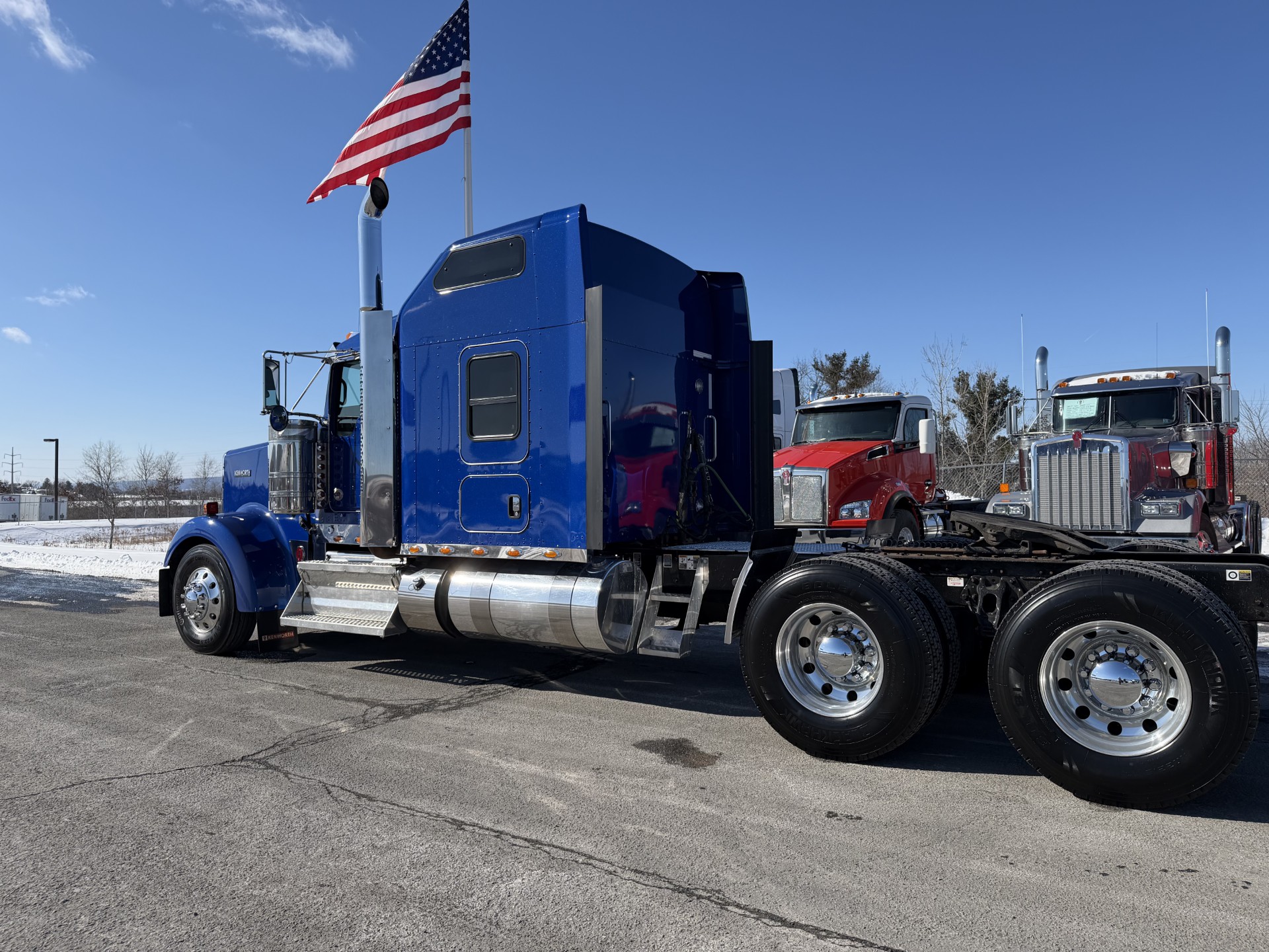 2021 KENWORTH W900L - image 3 of 6