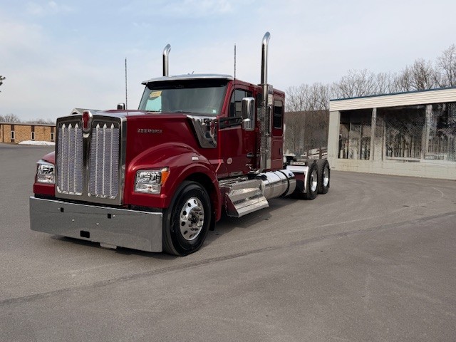 2027 KENWORTH W990 - image 1 of 5