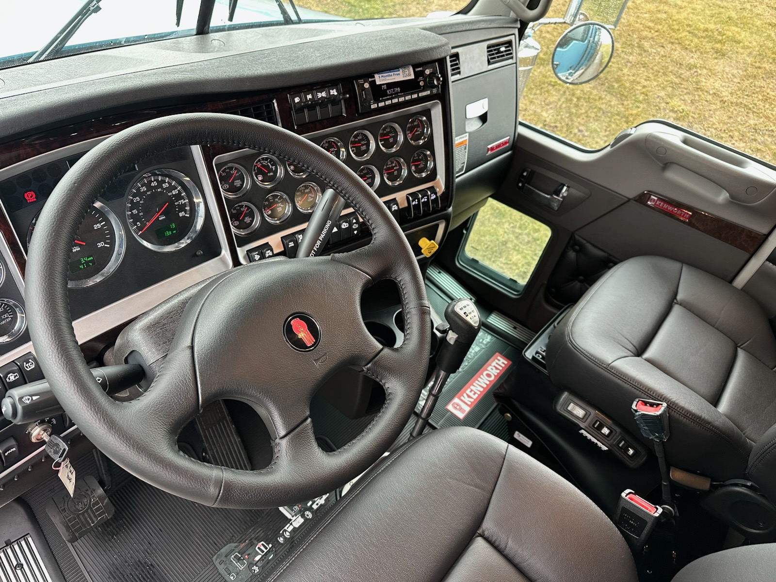 2026 KENWORTH W900 - image 5 of 6