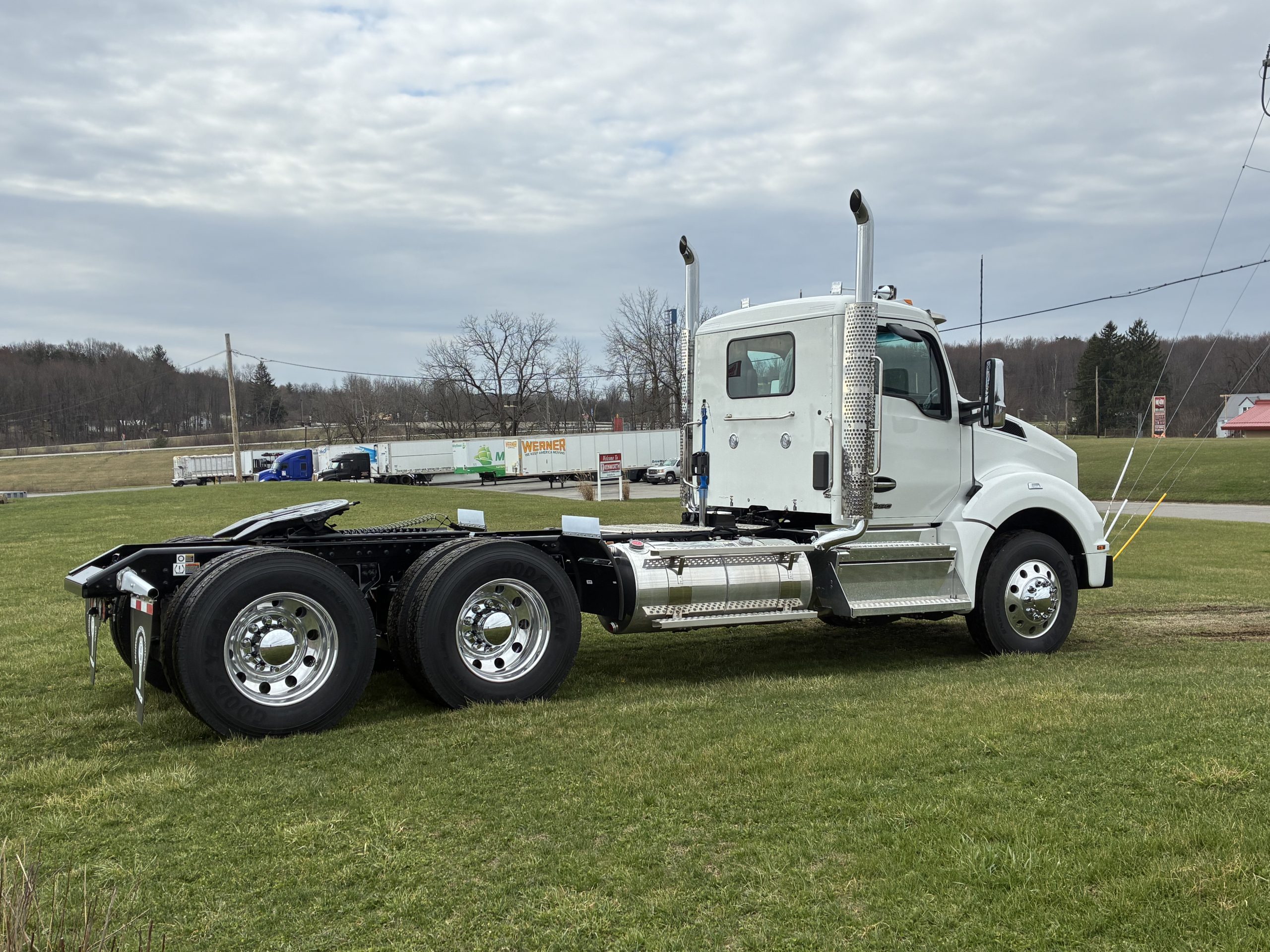 2027 KENWORTH T880 2027 KENWORTH T880 - image 5 of 6