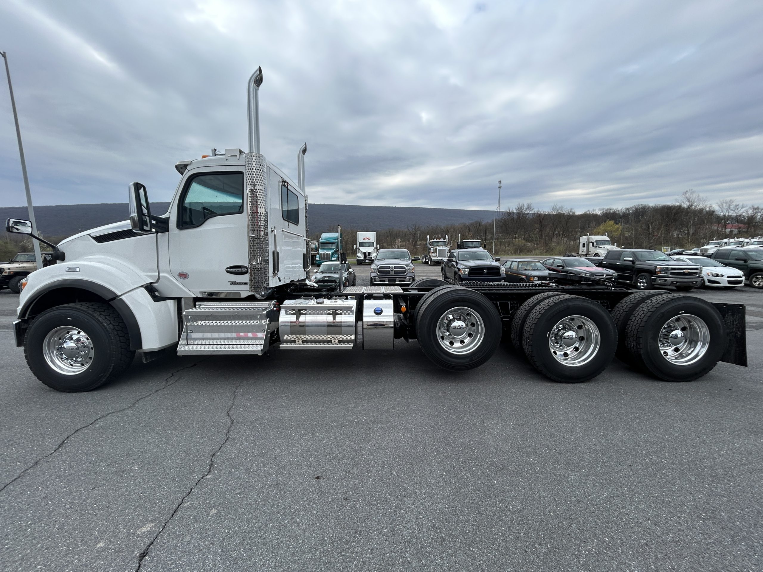 2027 KENWORTH T880 2027 KENWORTH T880 - image 3 of 6