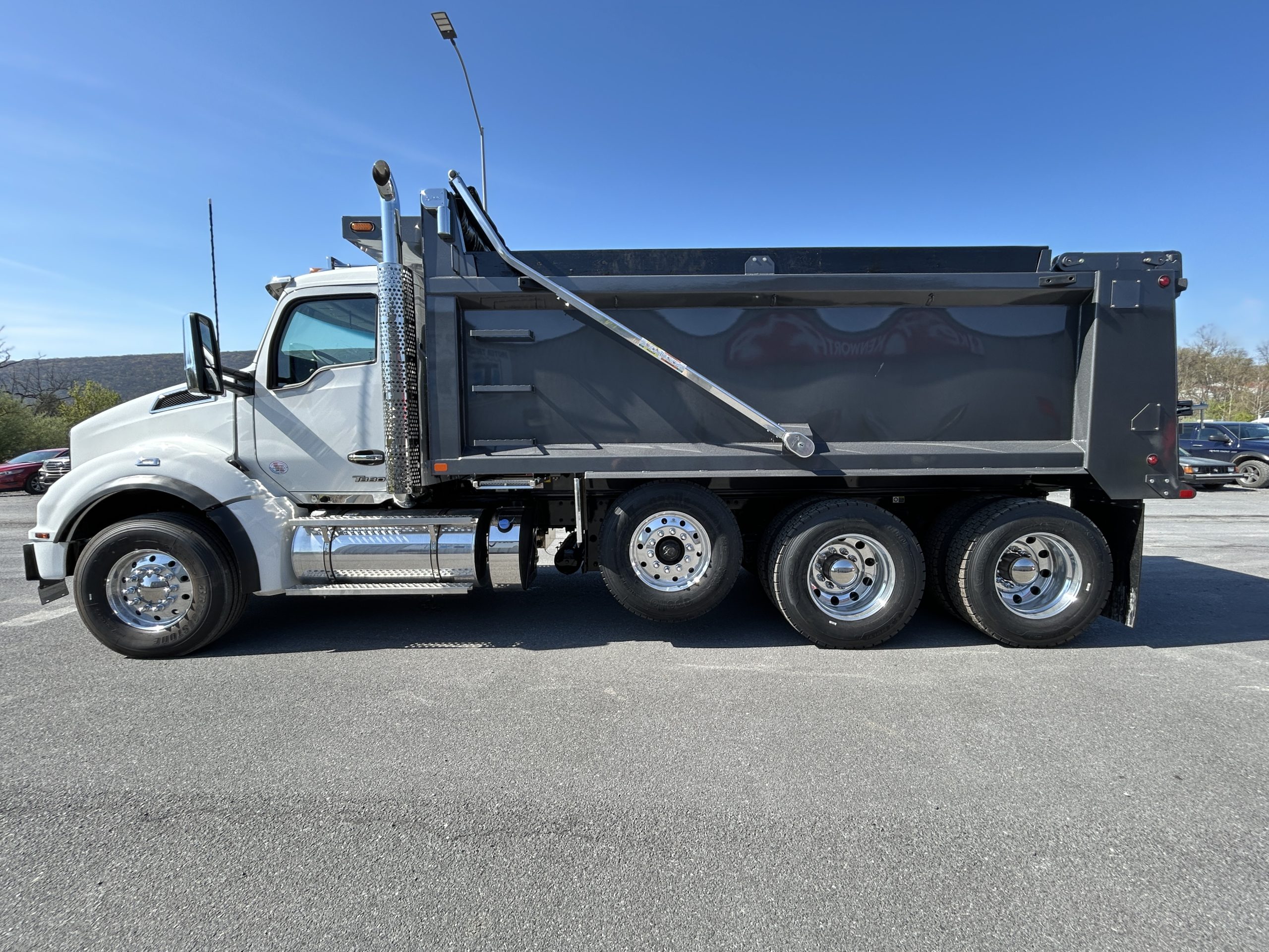 2027 KENWORTH T880 2027 KENWORTH T880 - image 3 of 6