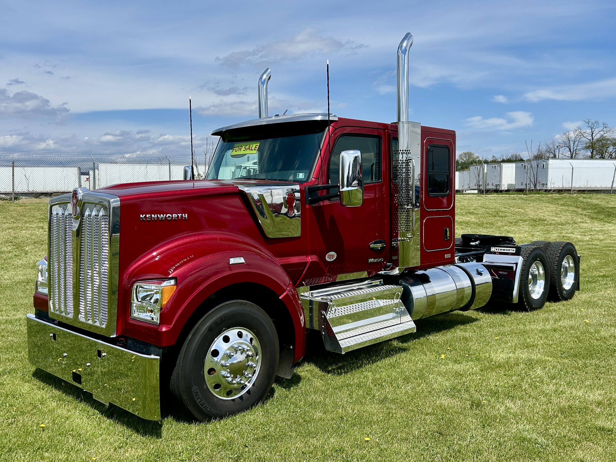 2027 KENWORTH W990 2027 KENWORTH W990 - image 1 of 6