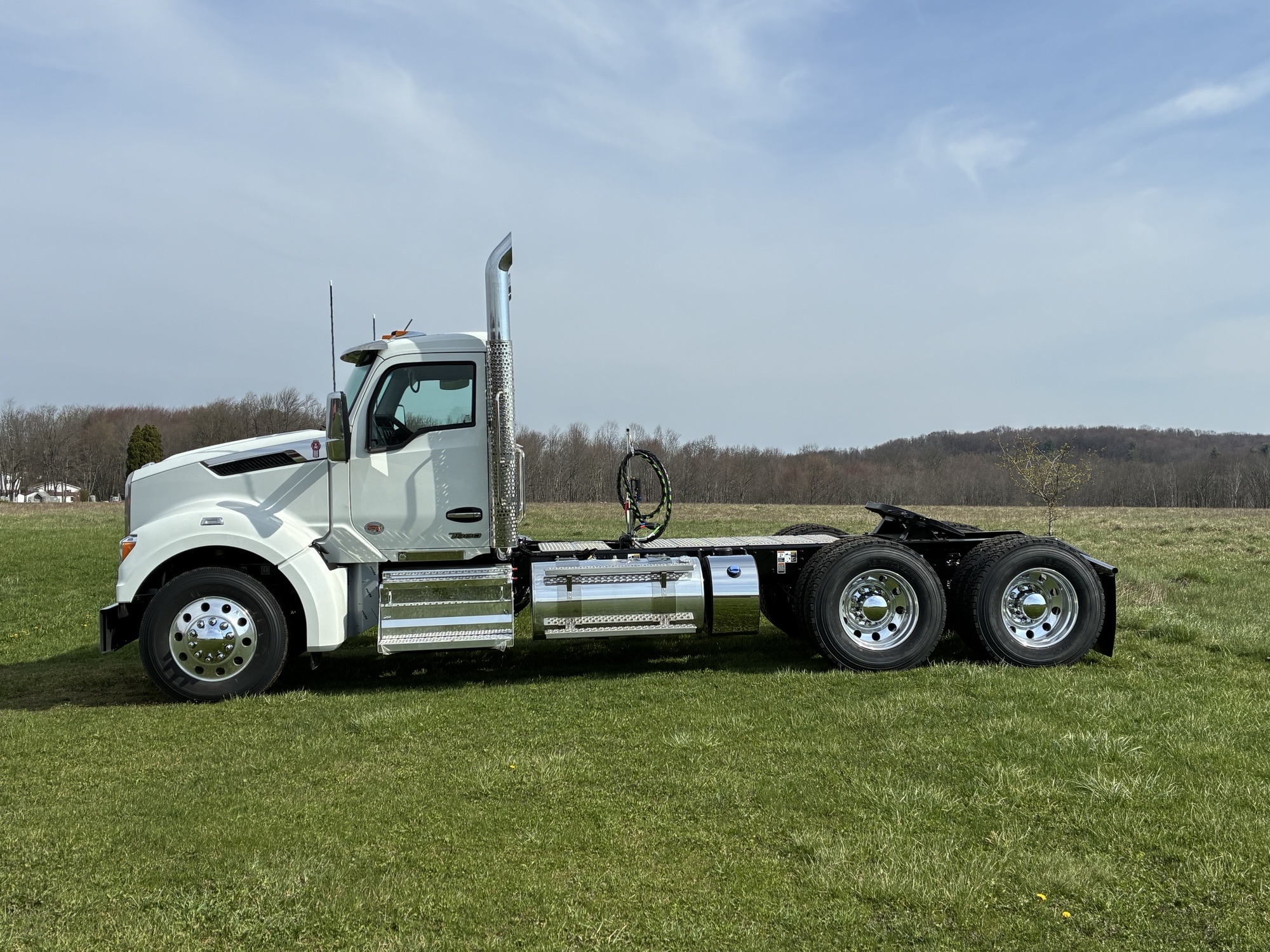 2027 KENWORTH T880 2027 KENWORTH T880 - image 2 of 6