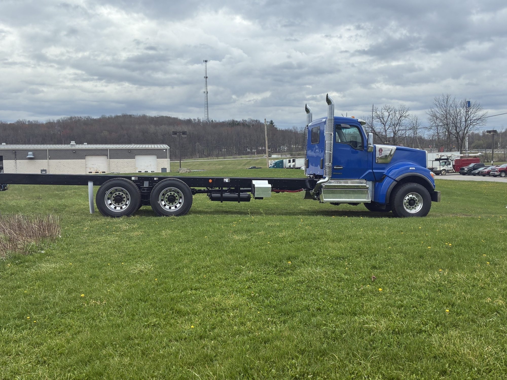 2027 KENWORTH W990 2027 KENWORTH W990 - image 4 of 6