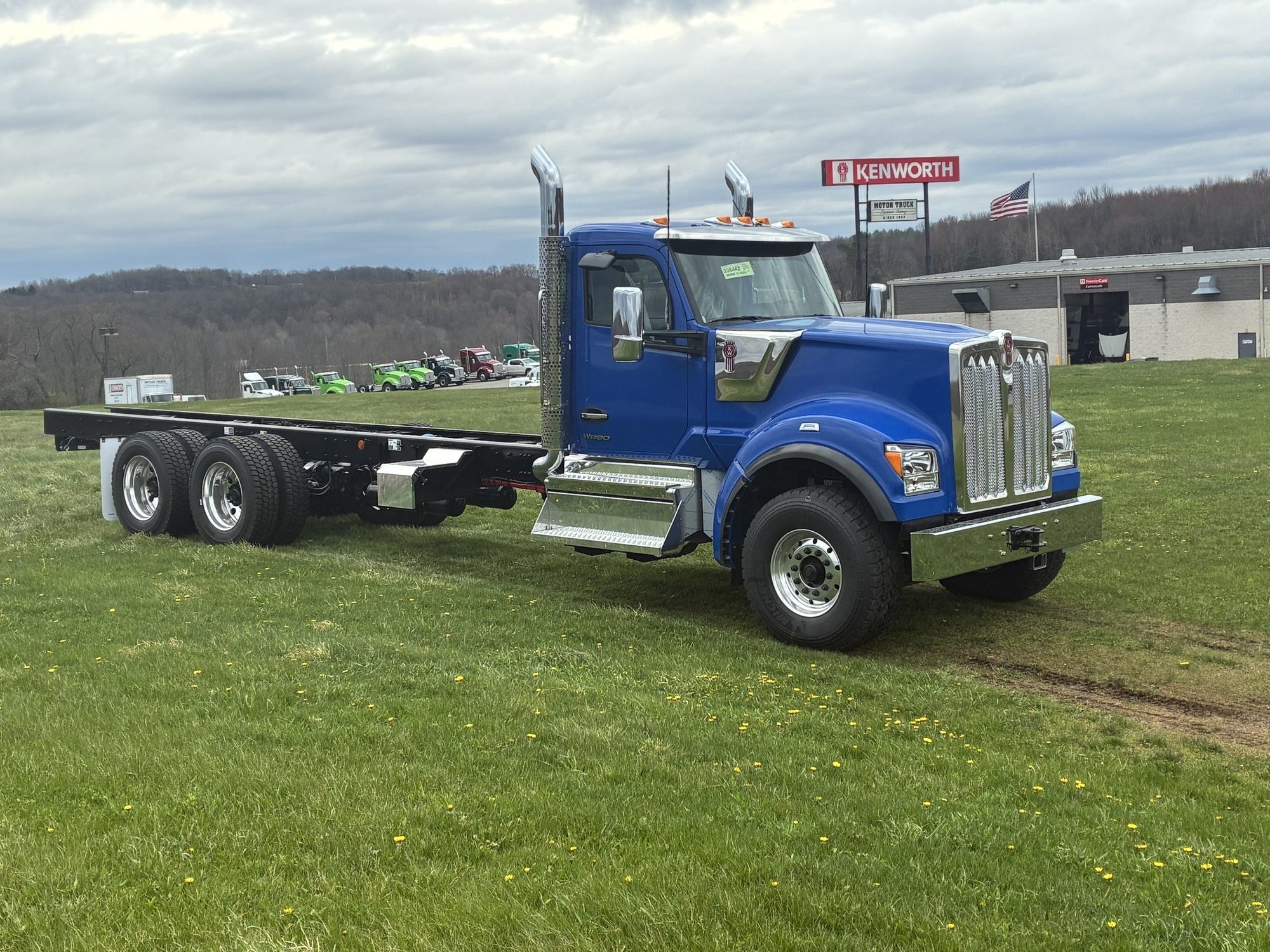2027 KENWORTH W990 2027 KENWORTH W990 - image 5 of 6