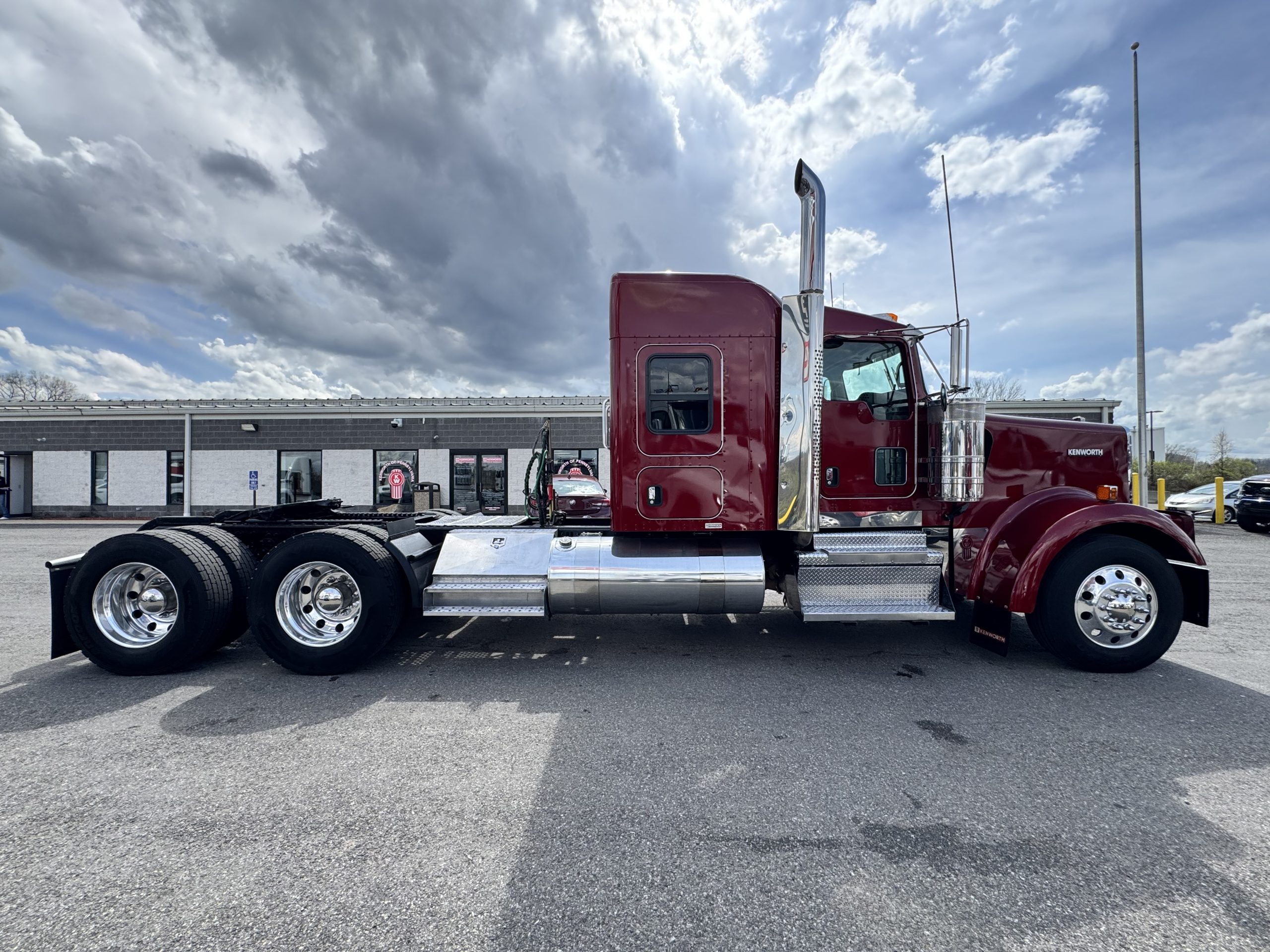 2022 KENWORTH W900L 2022 KENWORTH W900L - image 3 of 6