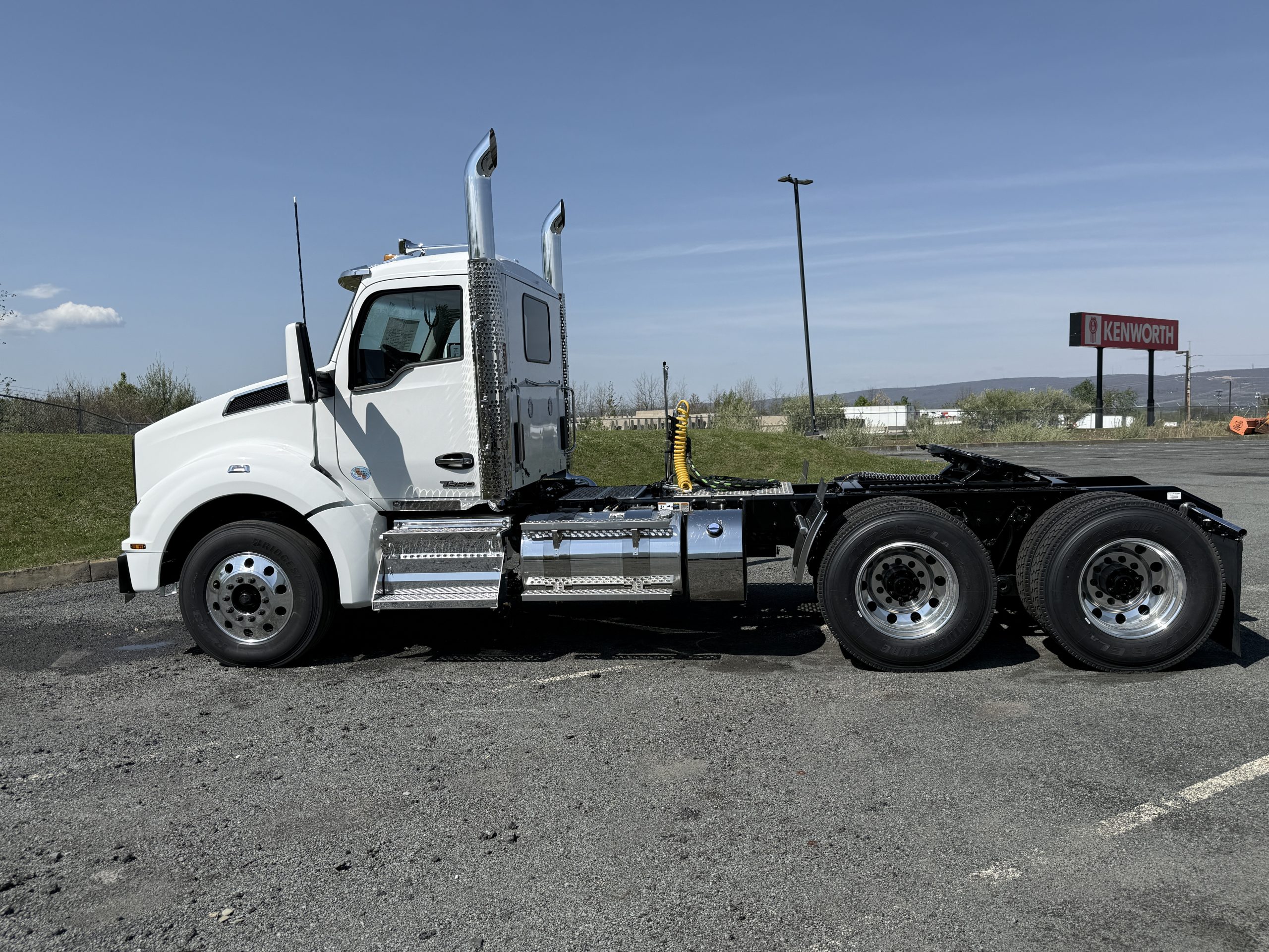 2027 KENWORTH T880 2027 KENWORTH T880 - image 3 of 6