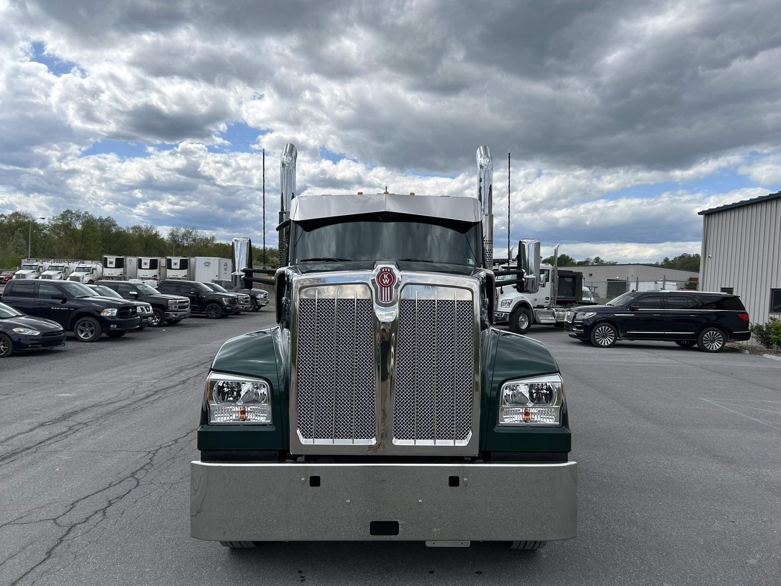 2027 KENWORTH W990 2027 KENWORTH W990 - image 2 of 6