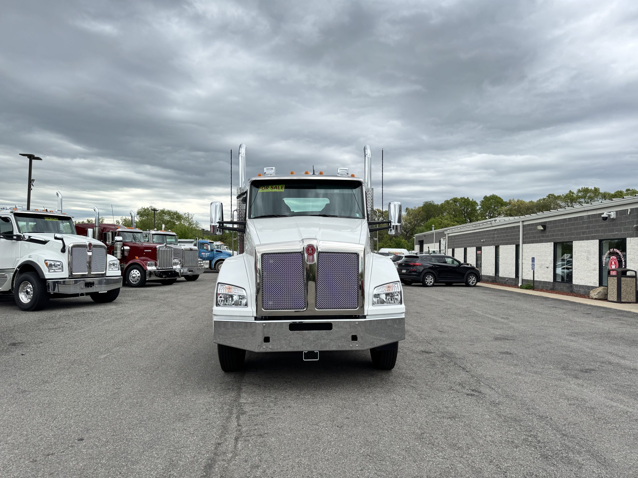 2027 KENWORTH T880 2027 KENWORTH T880 - image 2 of 6