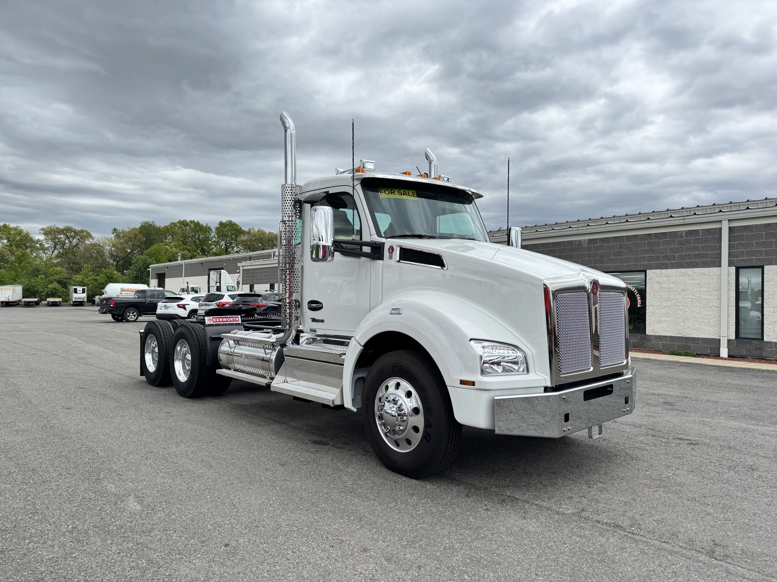 2027 KENWORTH T880 2027 KENWORTH T880 - image 3 of 6