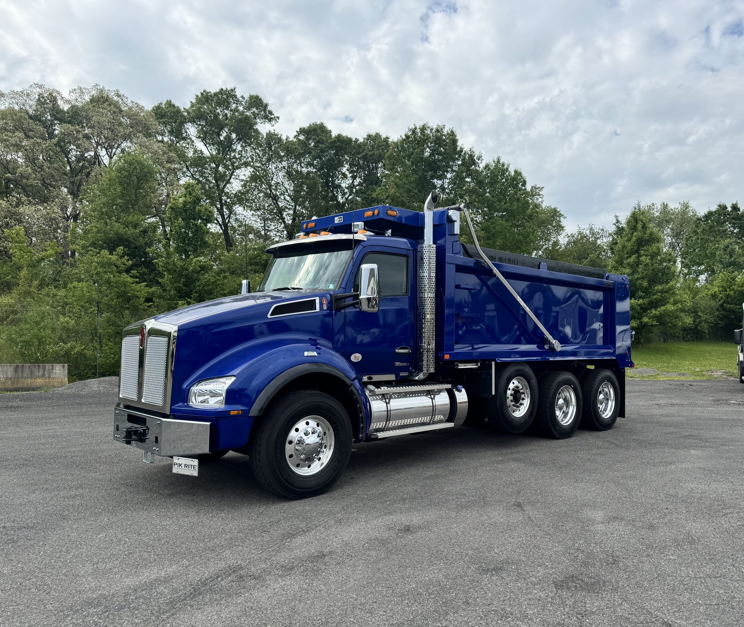 2027 KENWORTH T880 2027 KENWORTH T880 - image 1 of 6