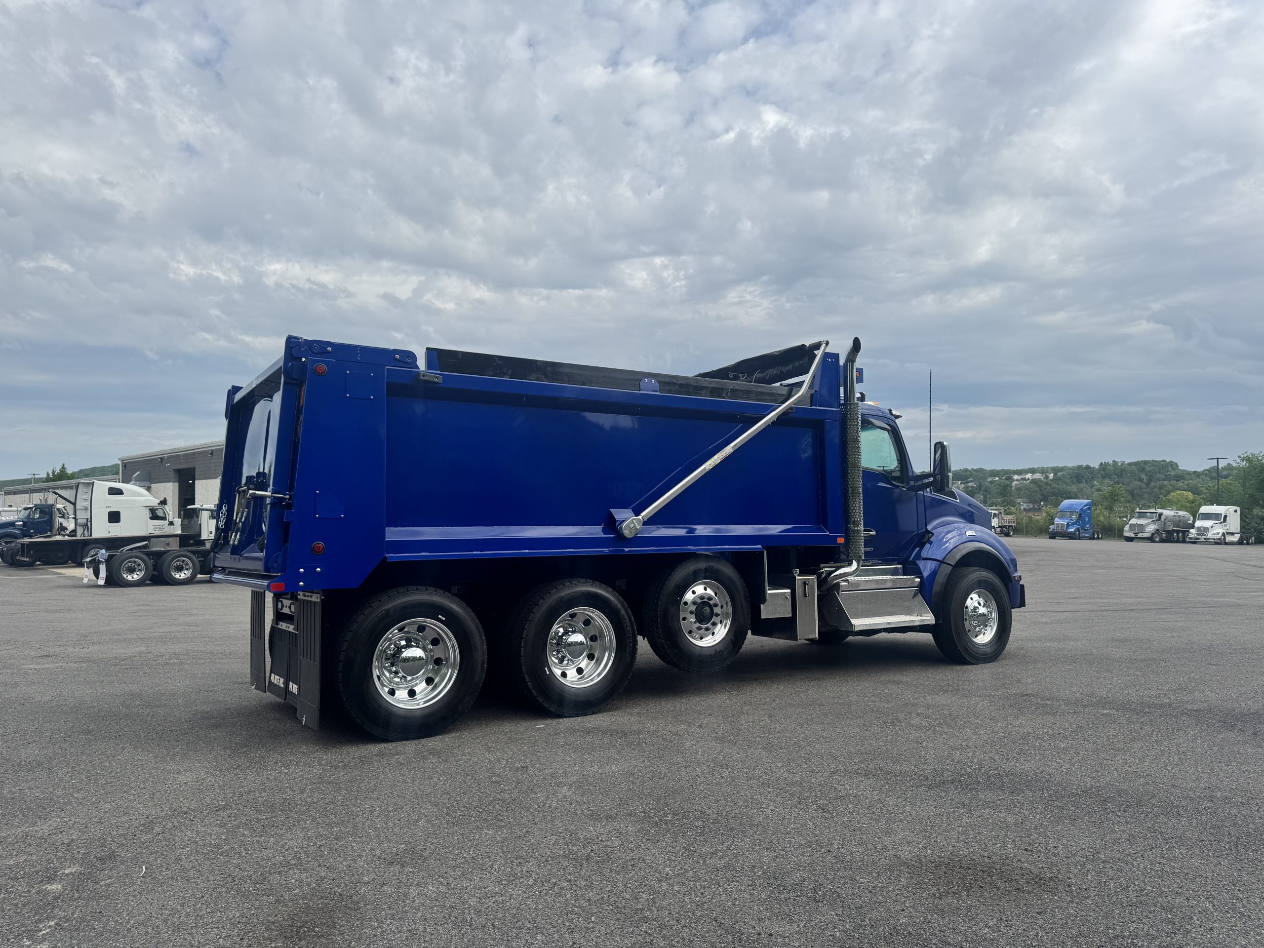 2027 KENWORTH T880 2027 KENWORTH T880 - image 5 of 6