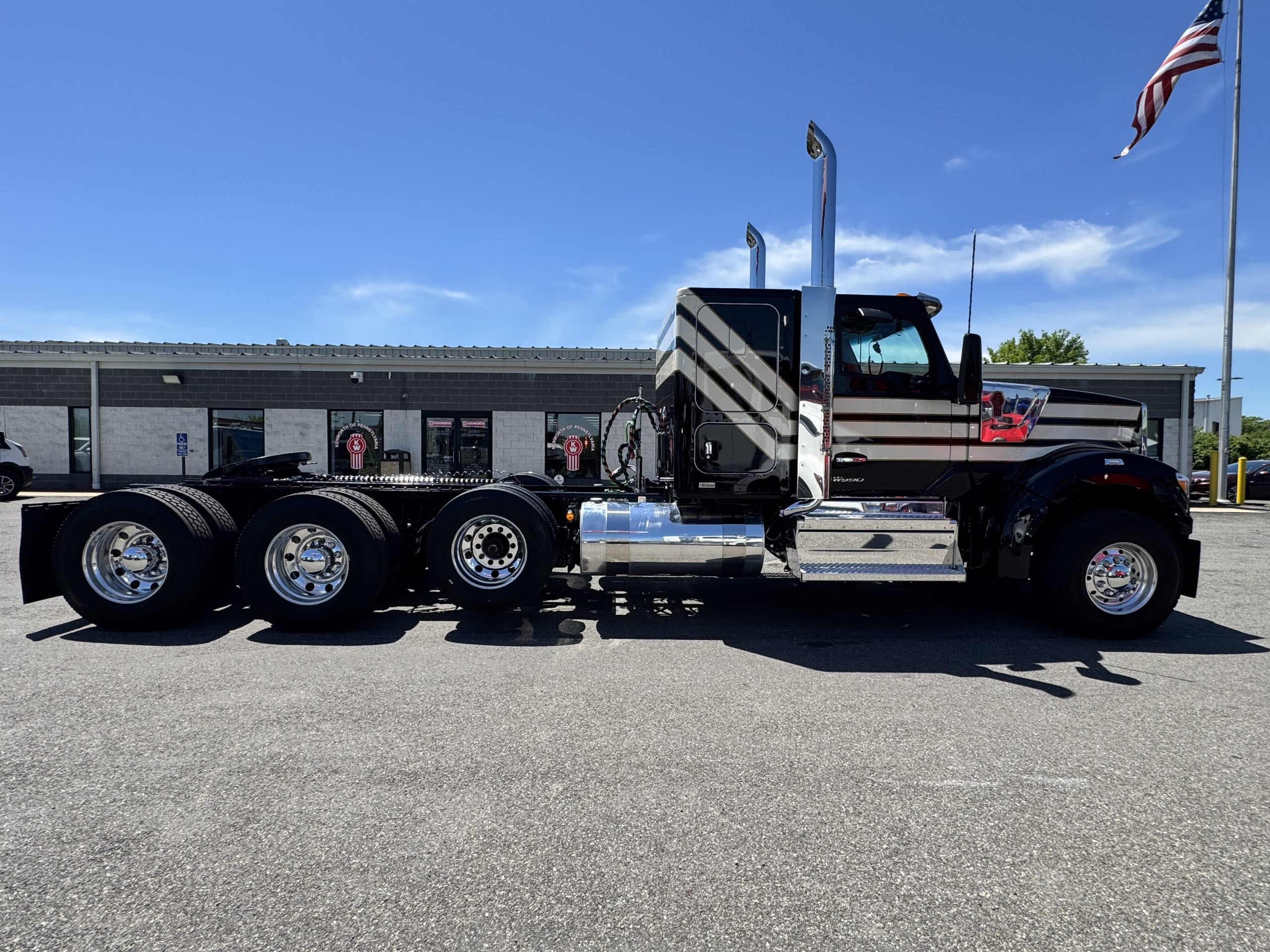 2027 KENWORTH W990 2027 KENWORTH W990 - image 4 of 6