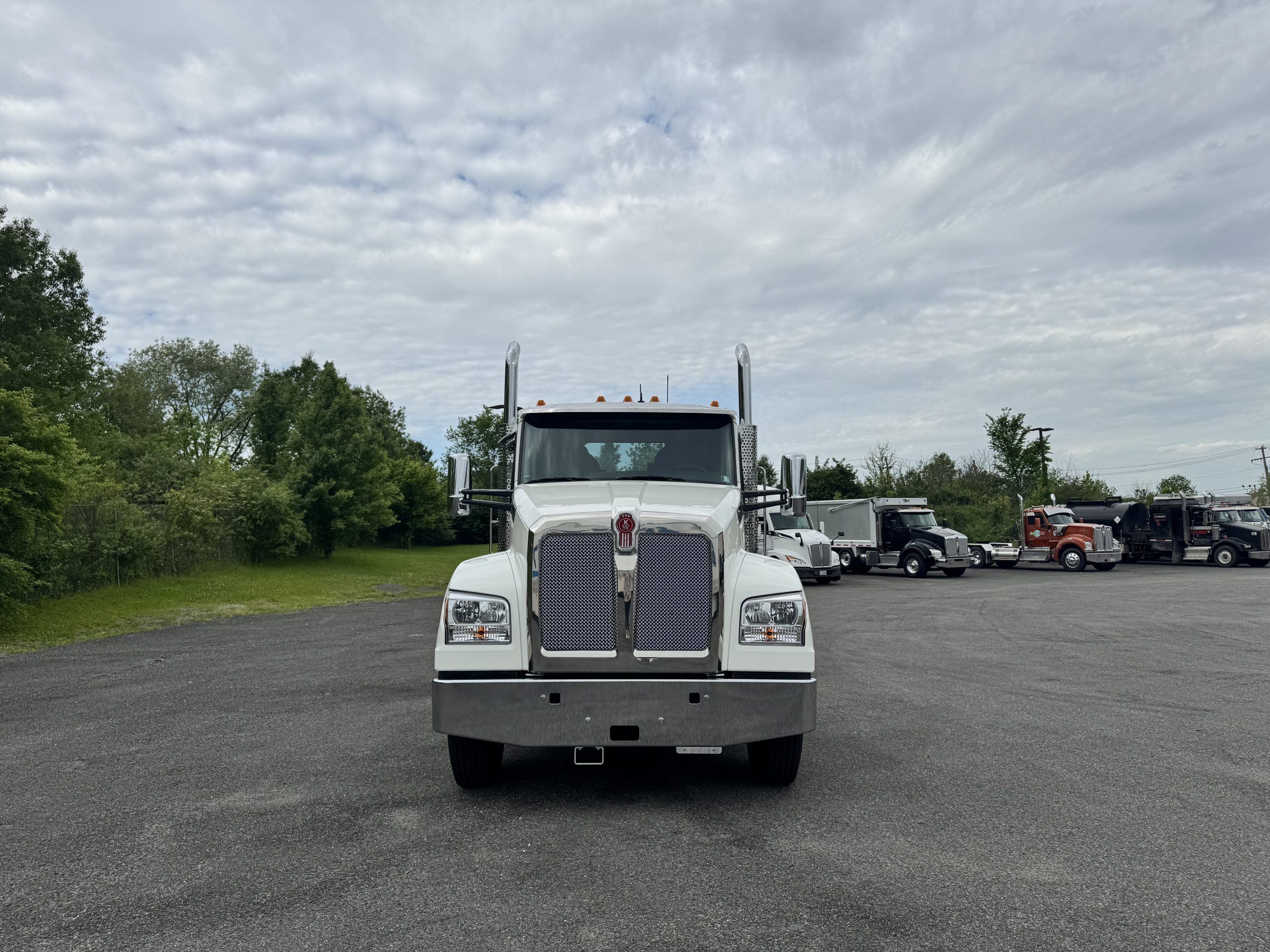 2027 KENWORTH T880 2027 KENWORTH T880 - image 2 of 6