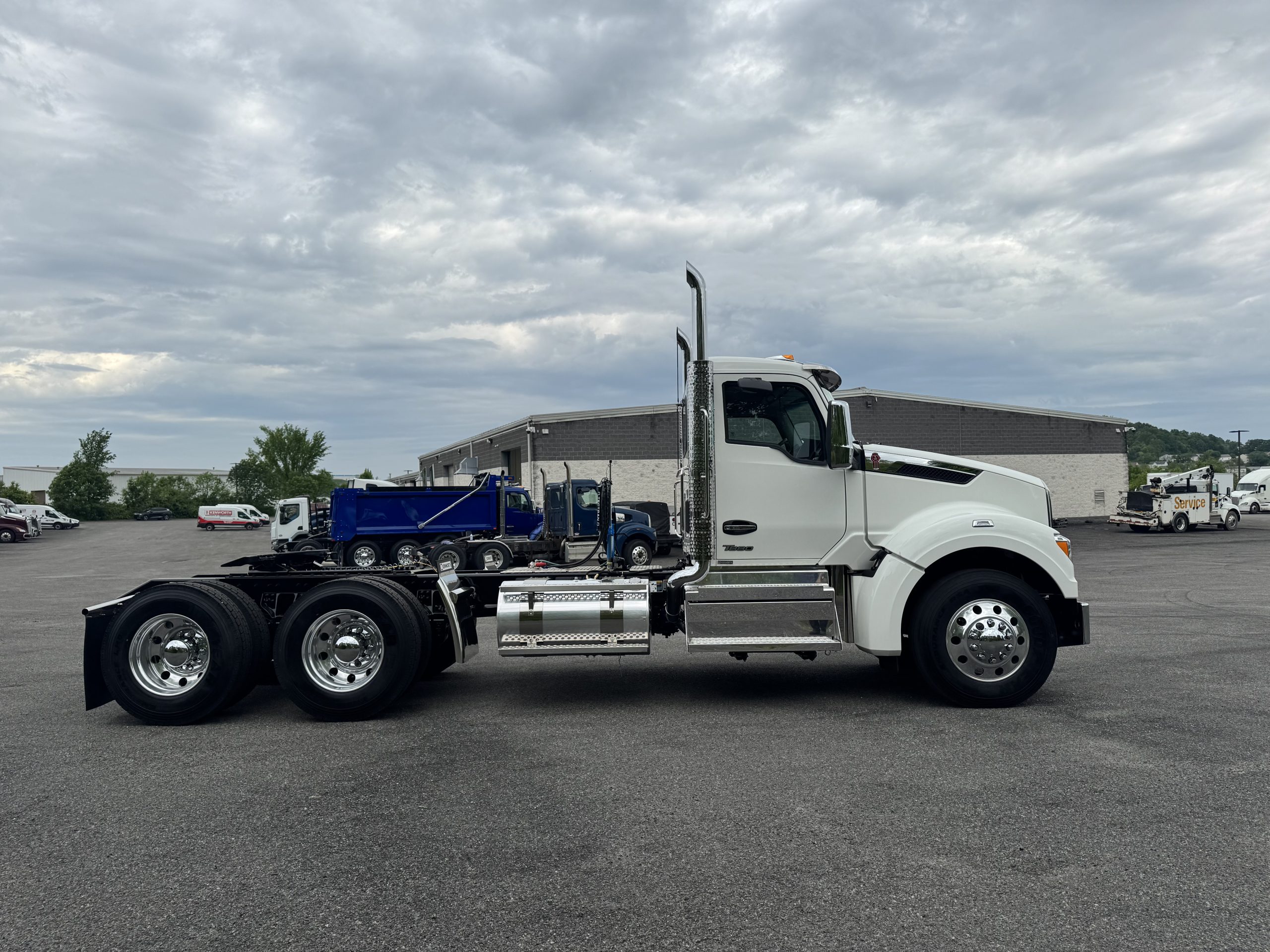 2027 KENWORTH T880 2027 KENWORTH T880 - image 4 of 6