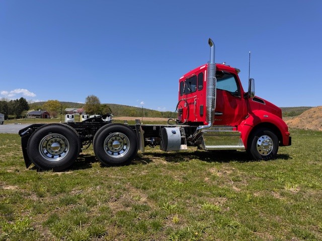 2027 KENWORTH T880 2027 KENWORTH T880 - image 2 of 6