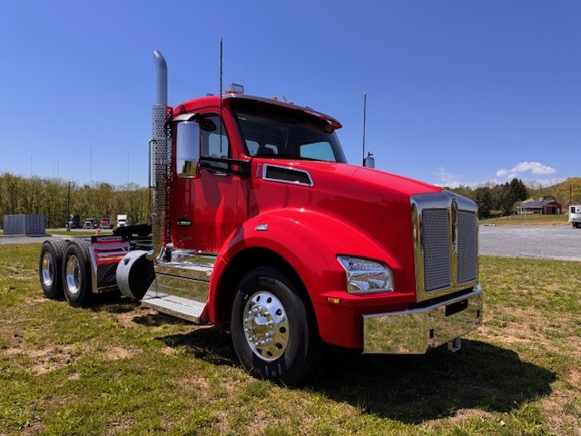 2027 KENWORTH T880 2027 KENWORTH T880 - image 4 of 6