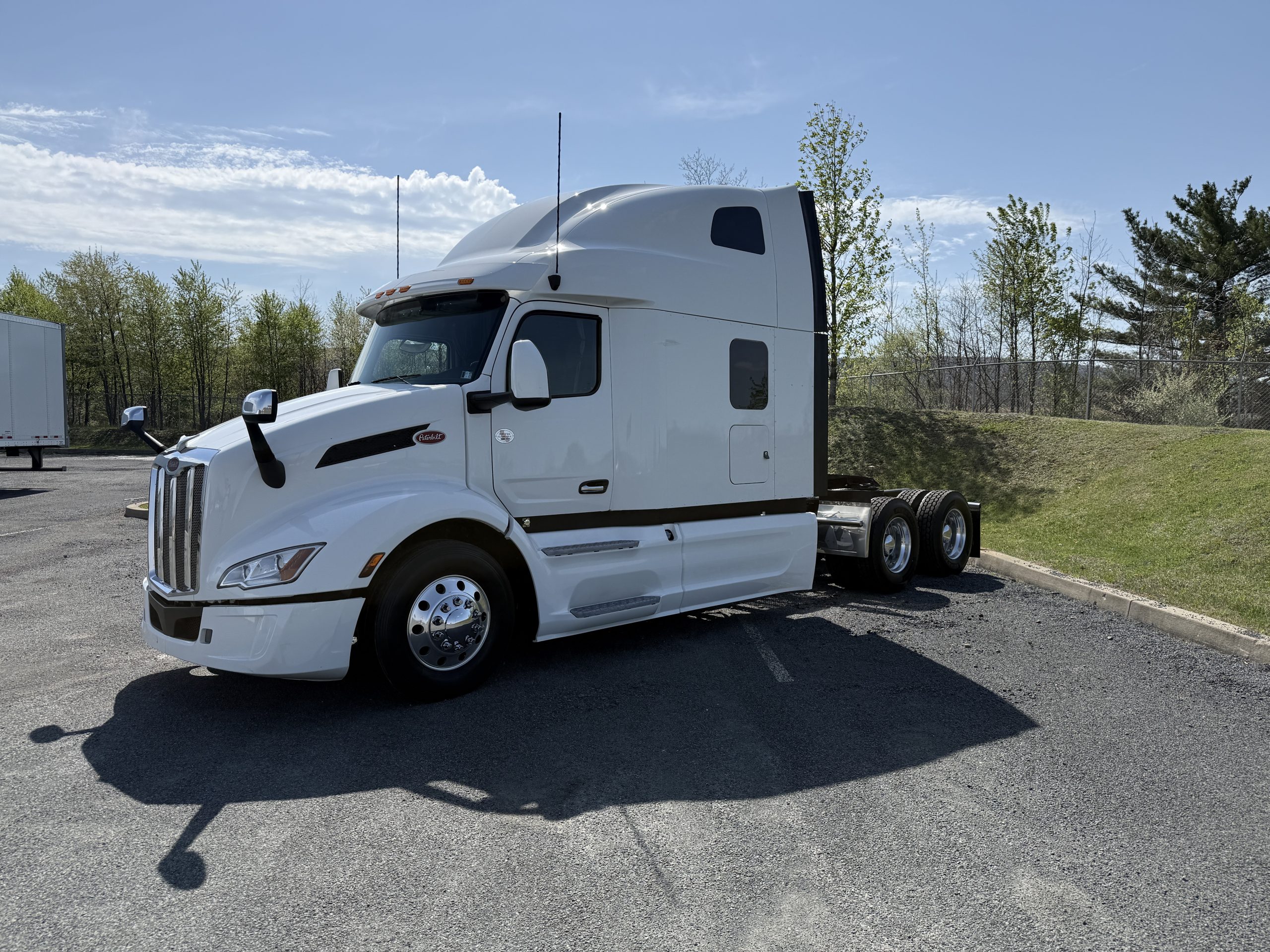 2023 PETERBILT 579 2023 PETERBILT 579 - image 3 of 6