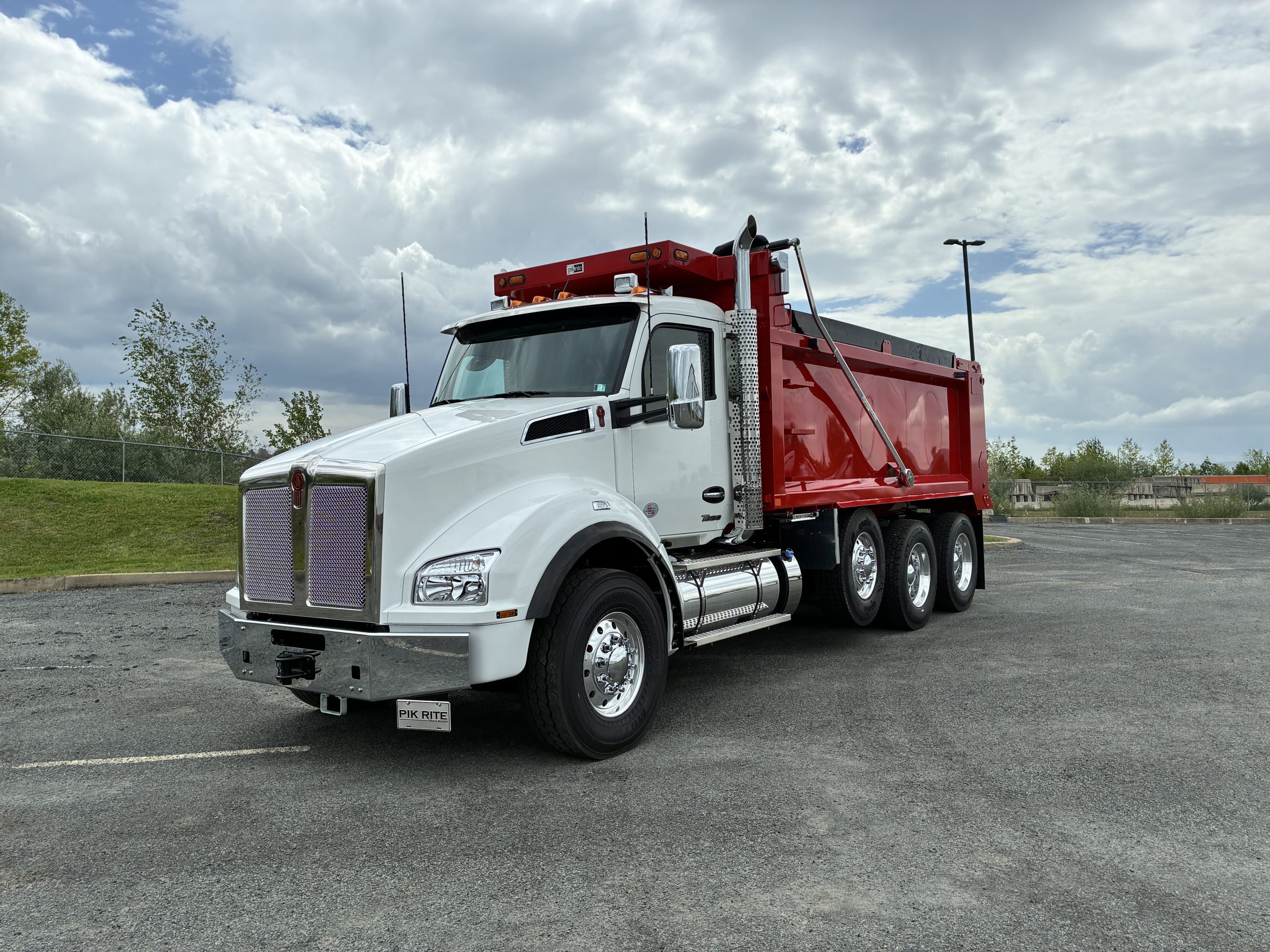 2027 KENWORTH T880 2027 KENWORTH T880 - image 1 of 6