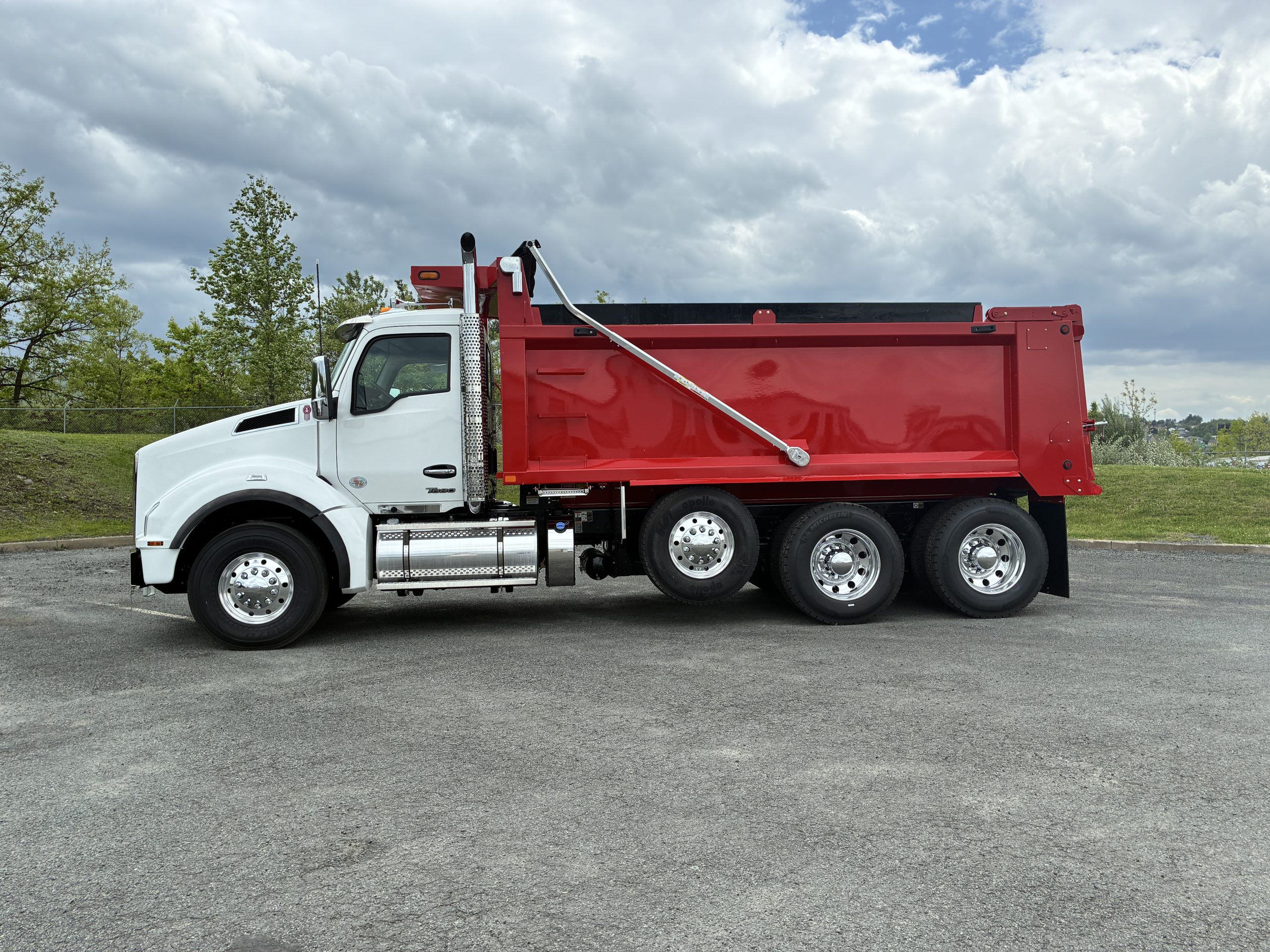 2027 KENWORTH T880 2027 KENWORTH T880 - image 2 of 6