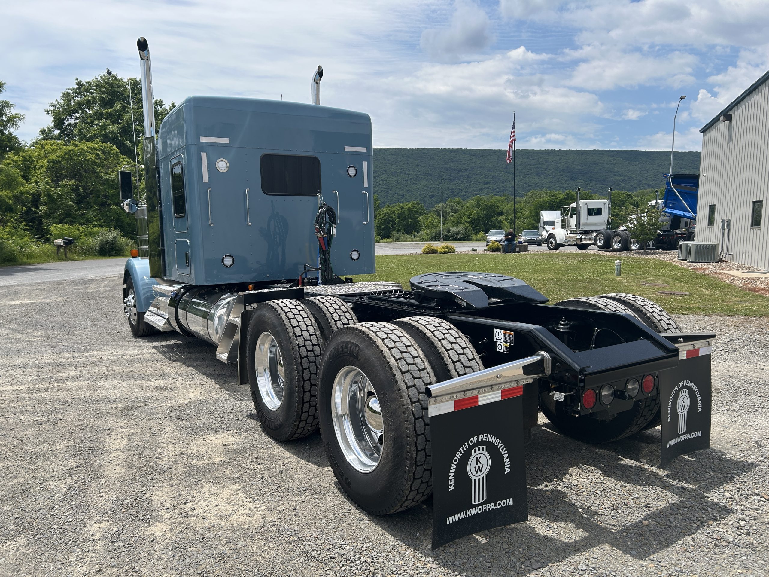 2027 KENWORTH W900 2027 KENWORTH W900 - image 4 of 6