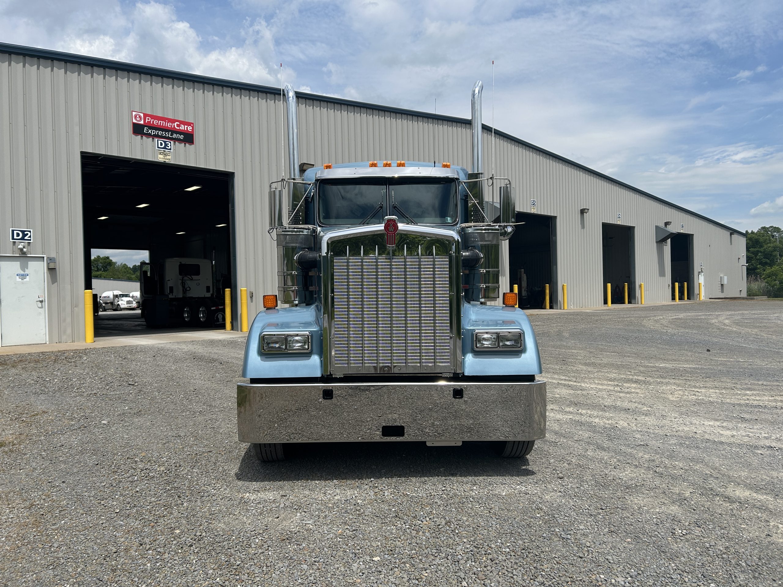 2027 KENWORTH W900 2027 KENWORTH W900 - image 2 of 6