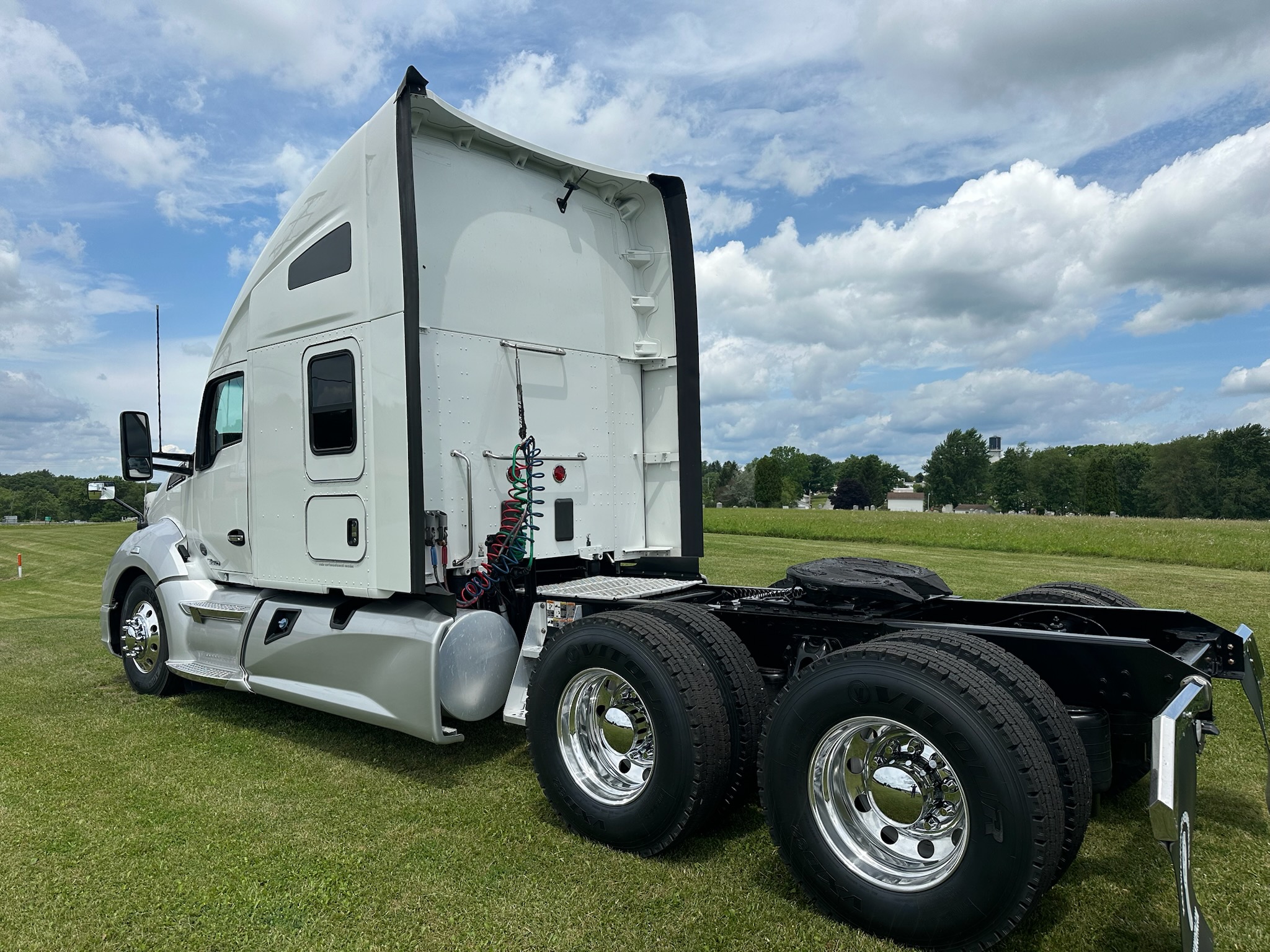 2021 KENWORTH T680 2021 KENWORTH T680 - image 3 of 6