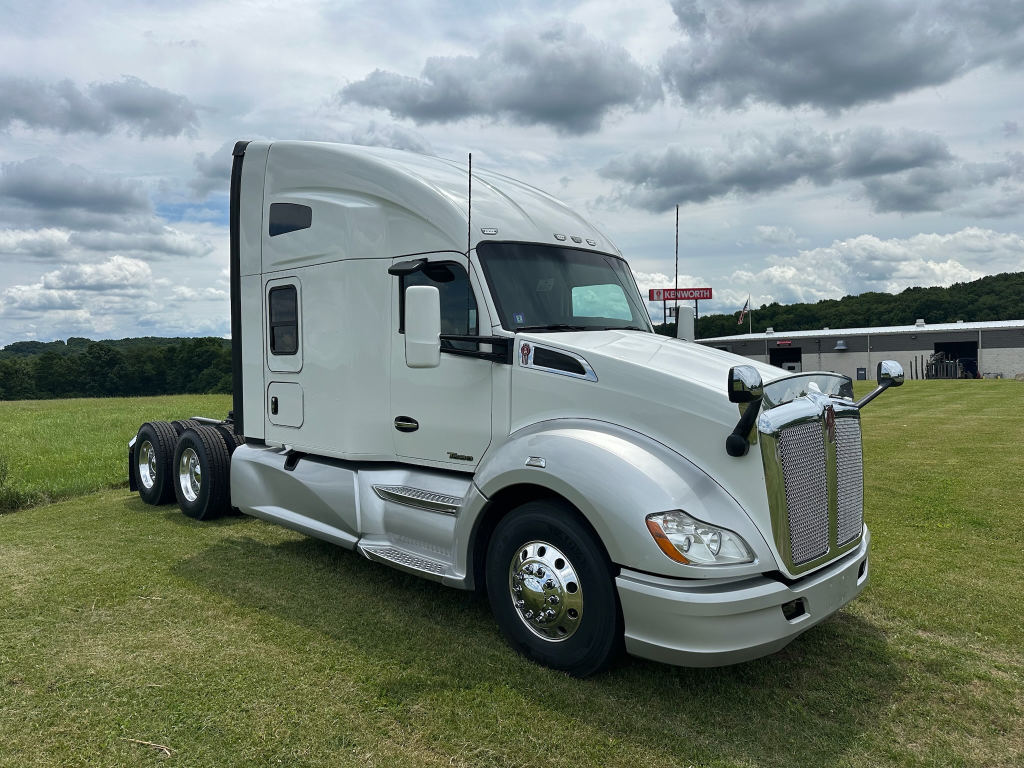 2021 KENWORTH T680 2021 KENWORTH T680 - image 4 of 6