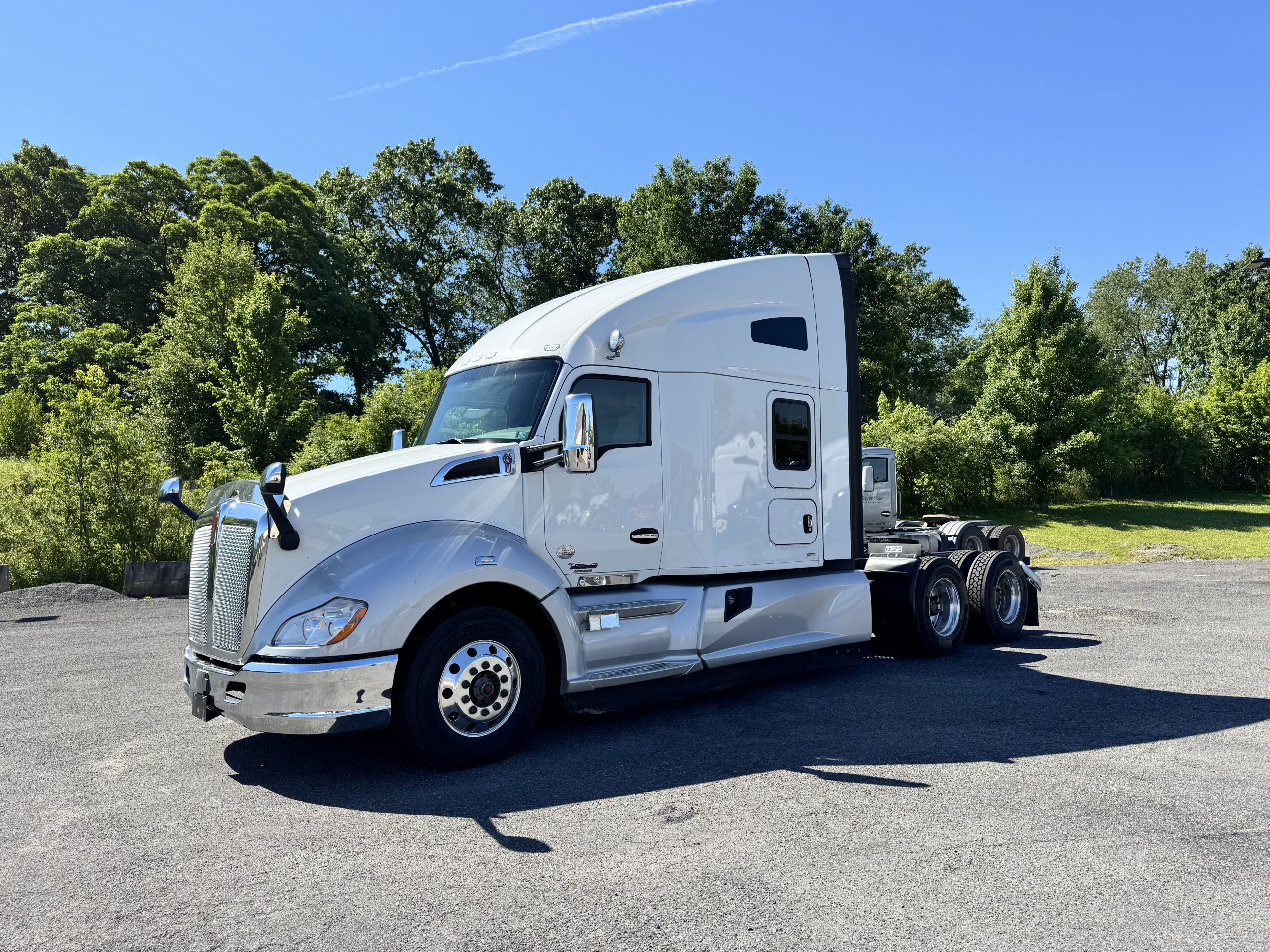 2022 KENWORTH T680 2022 KENWORTH T680 - image 1 of 6