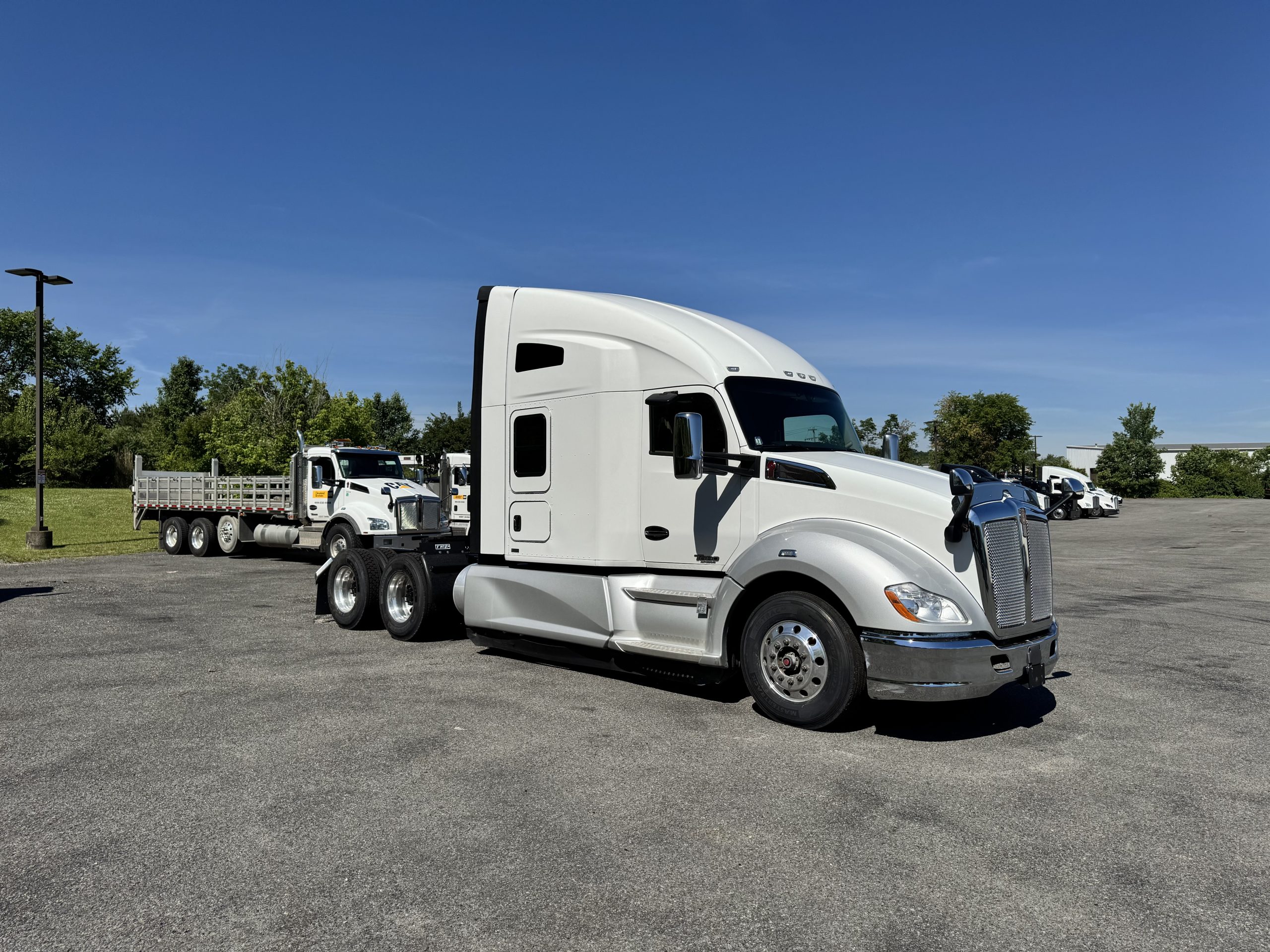 2022 KENWORTH T680 2022 KENWORTH T680 - image 3 of 6